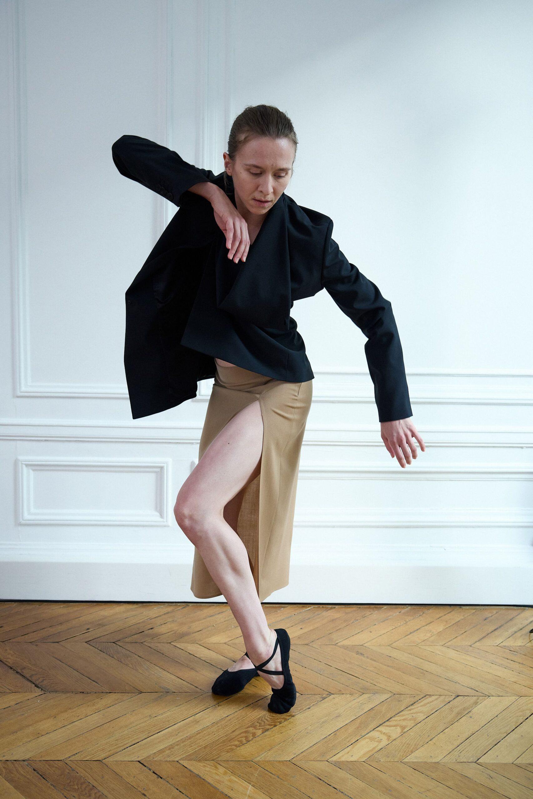 beige cotton slit fitted straight-leg skirt
