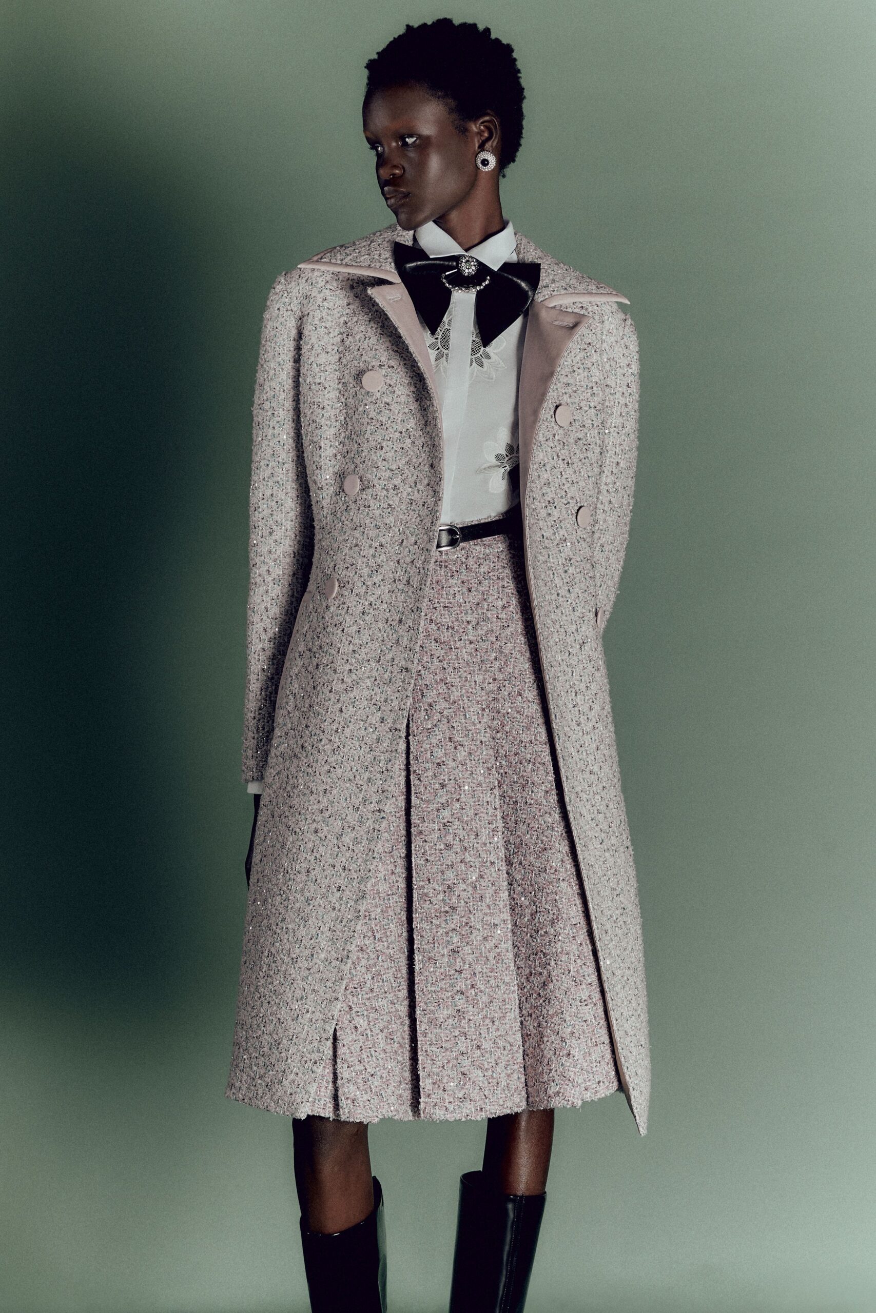 pink tweed long-sleeve collared structured buttoned coat