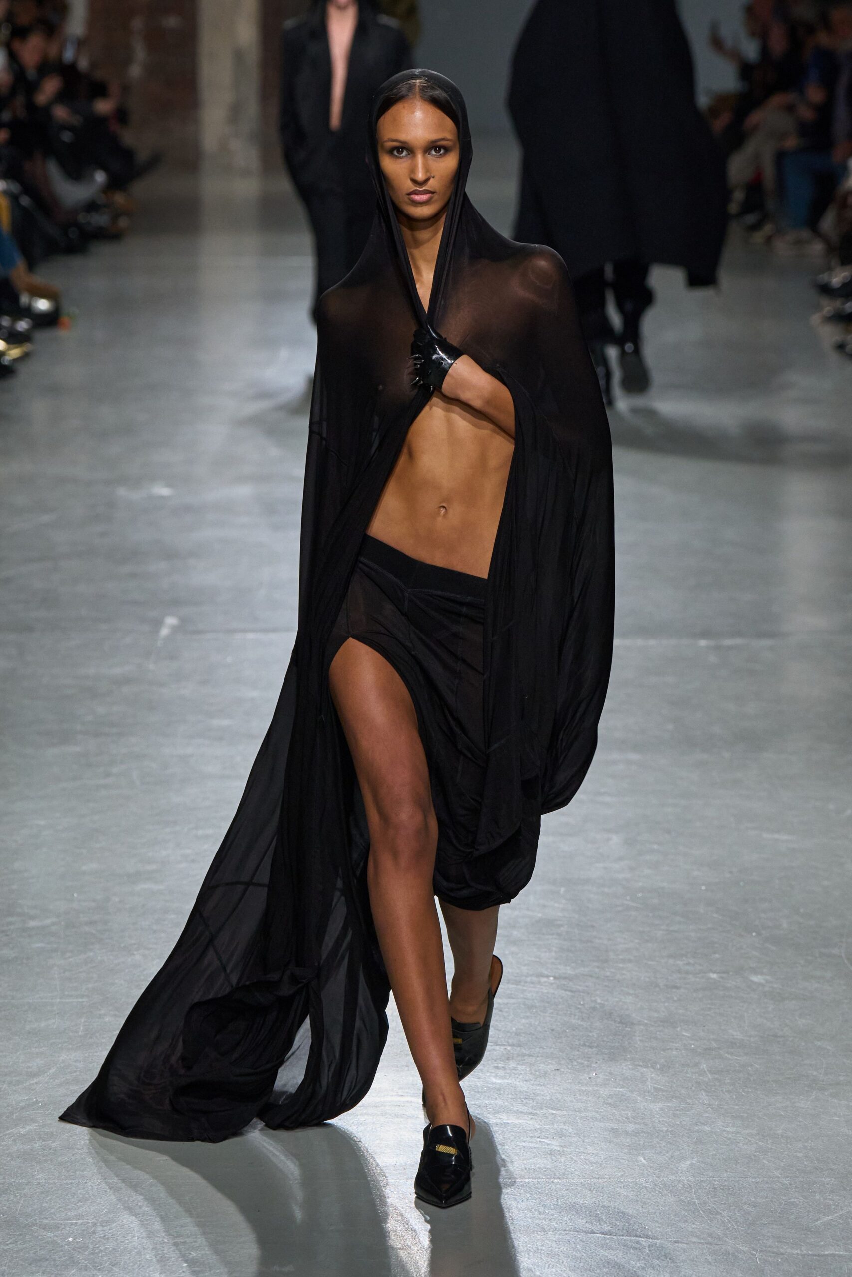 black silk slit fitted high-waisted mini skirt
