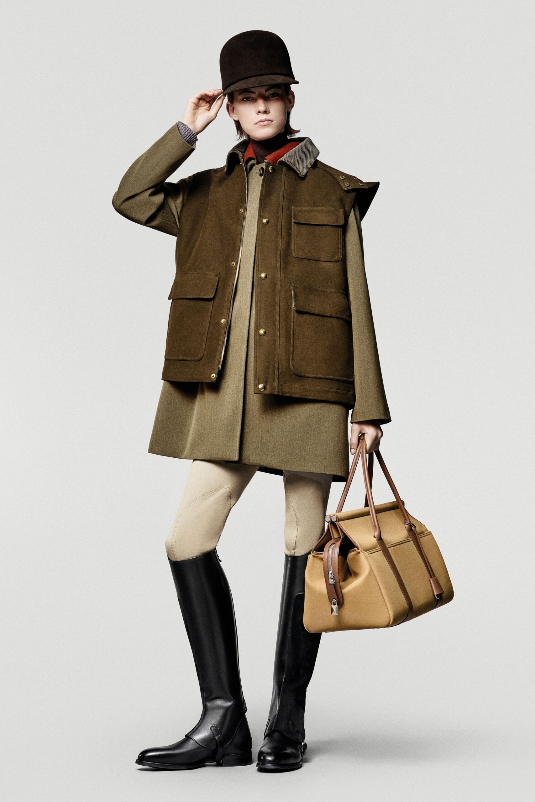 green wool long-sleeve collared fitted buttoned coat