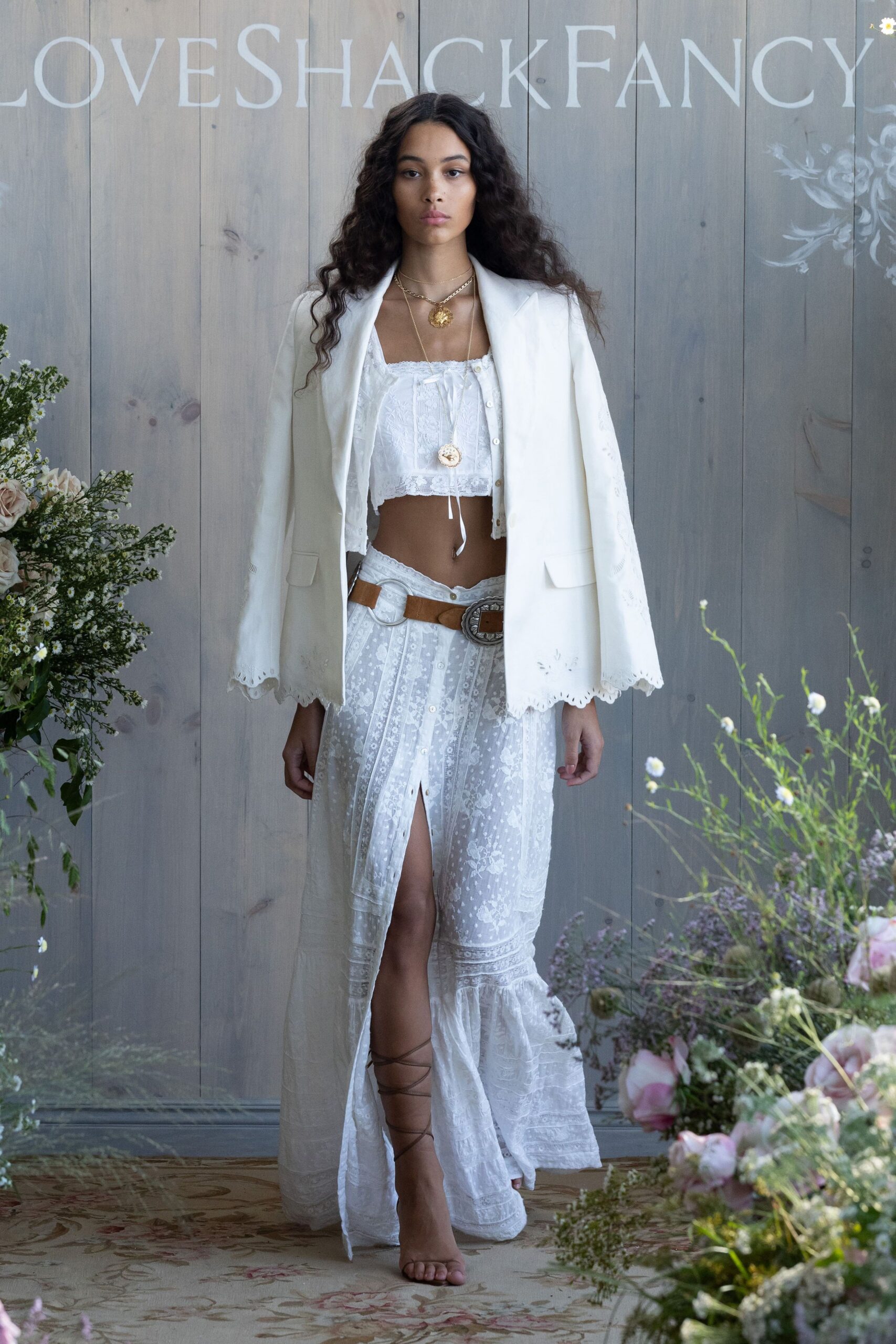 white cotton long-sleeve collared tailored buttoned jacket