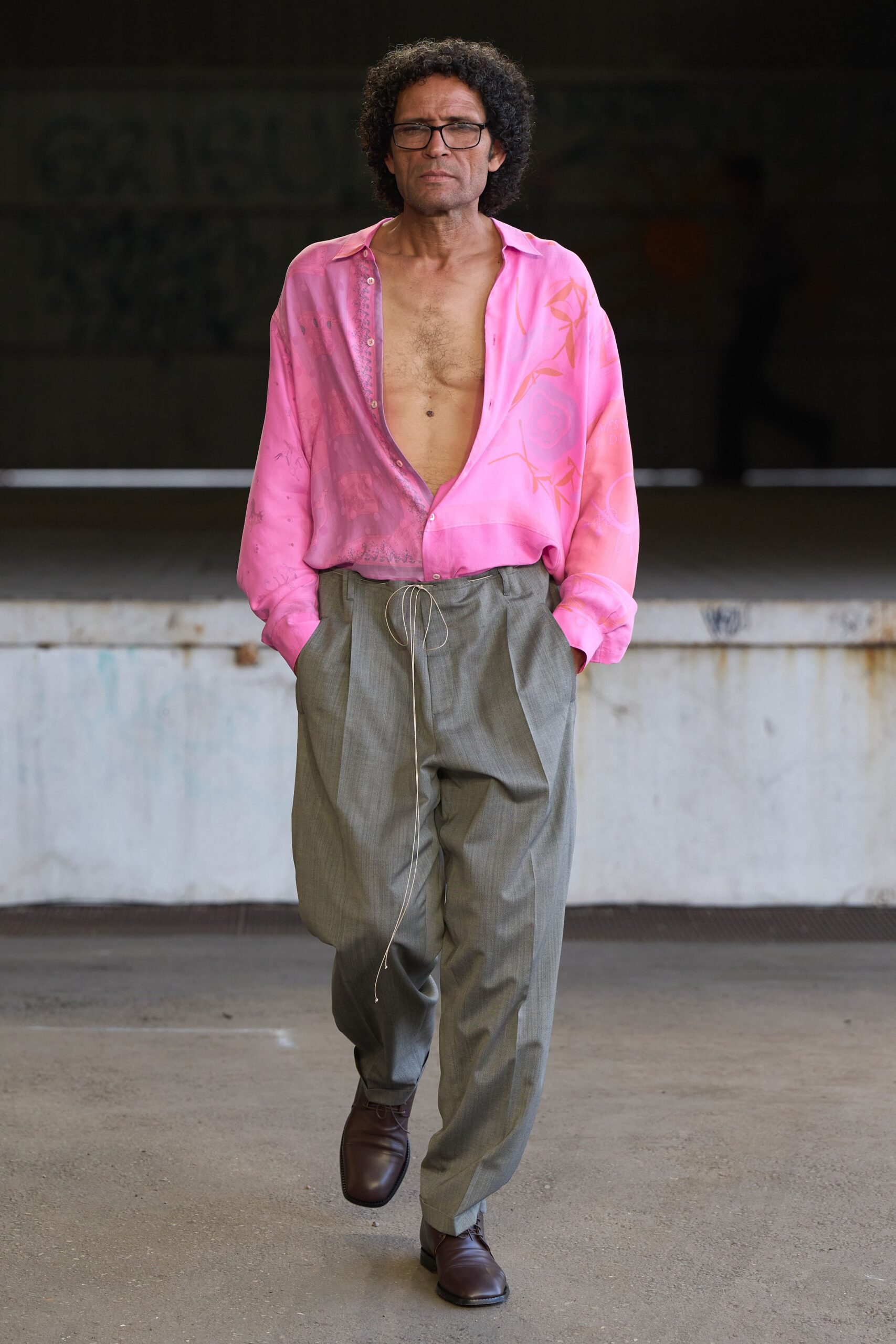 pink cotton long-sleeve collared relaxed printed shirt
