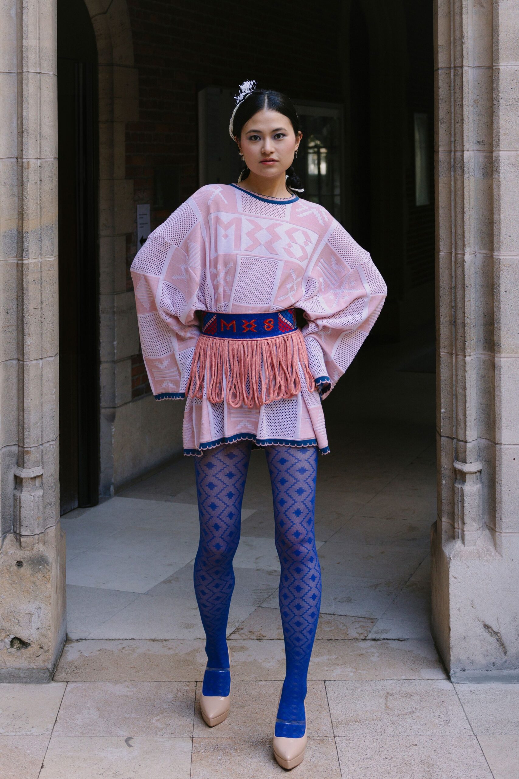 blue fitted printed leggings