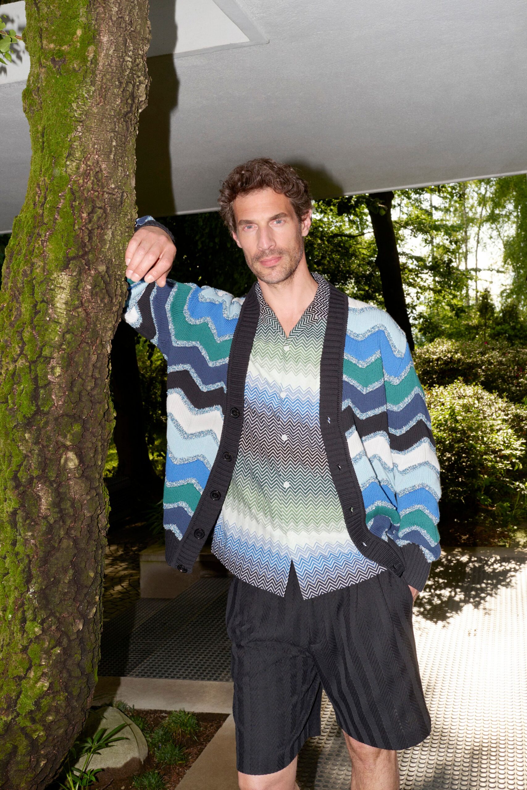 blue cotton long-sleeve collared relaxed zigzag cardigan