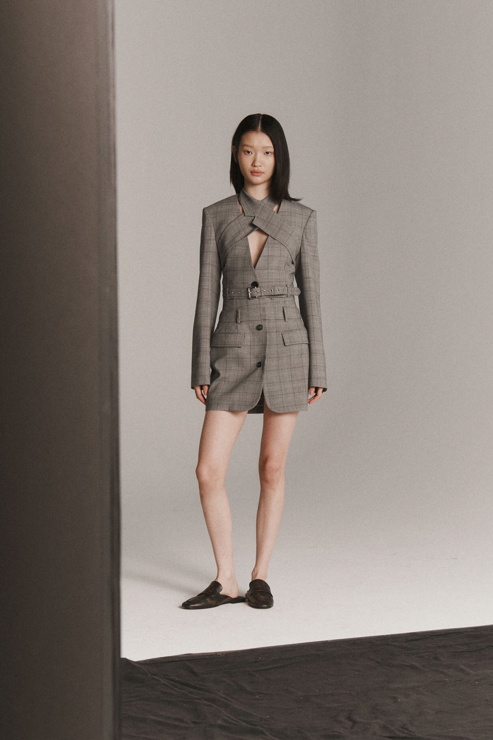 gray cotton long-sleeve collared tailored buttoned belted blazer