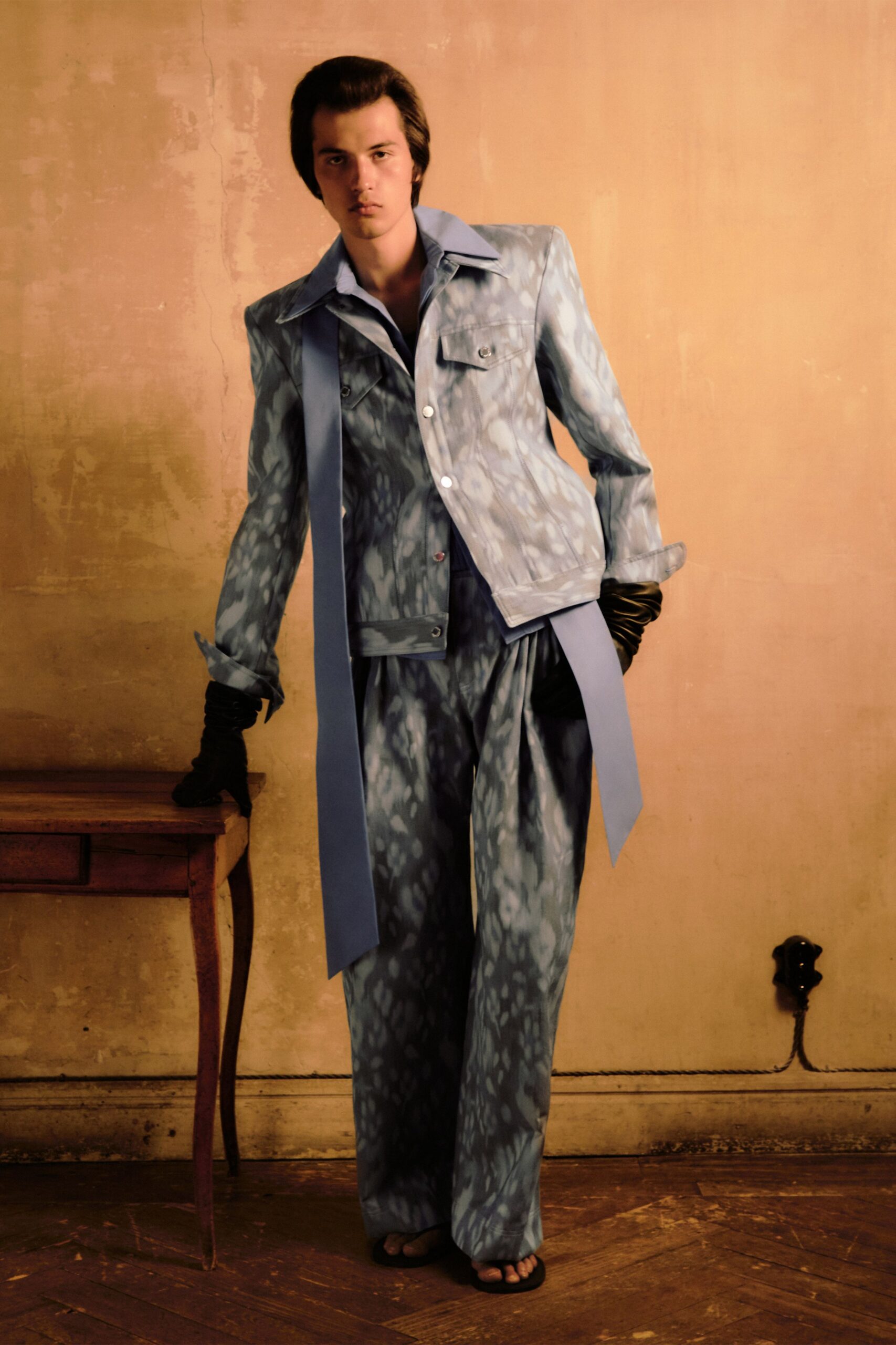 blue silk long-sleeve collared fitted printed jacket