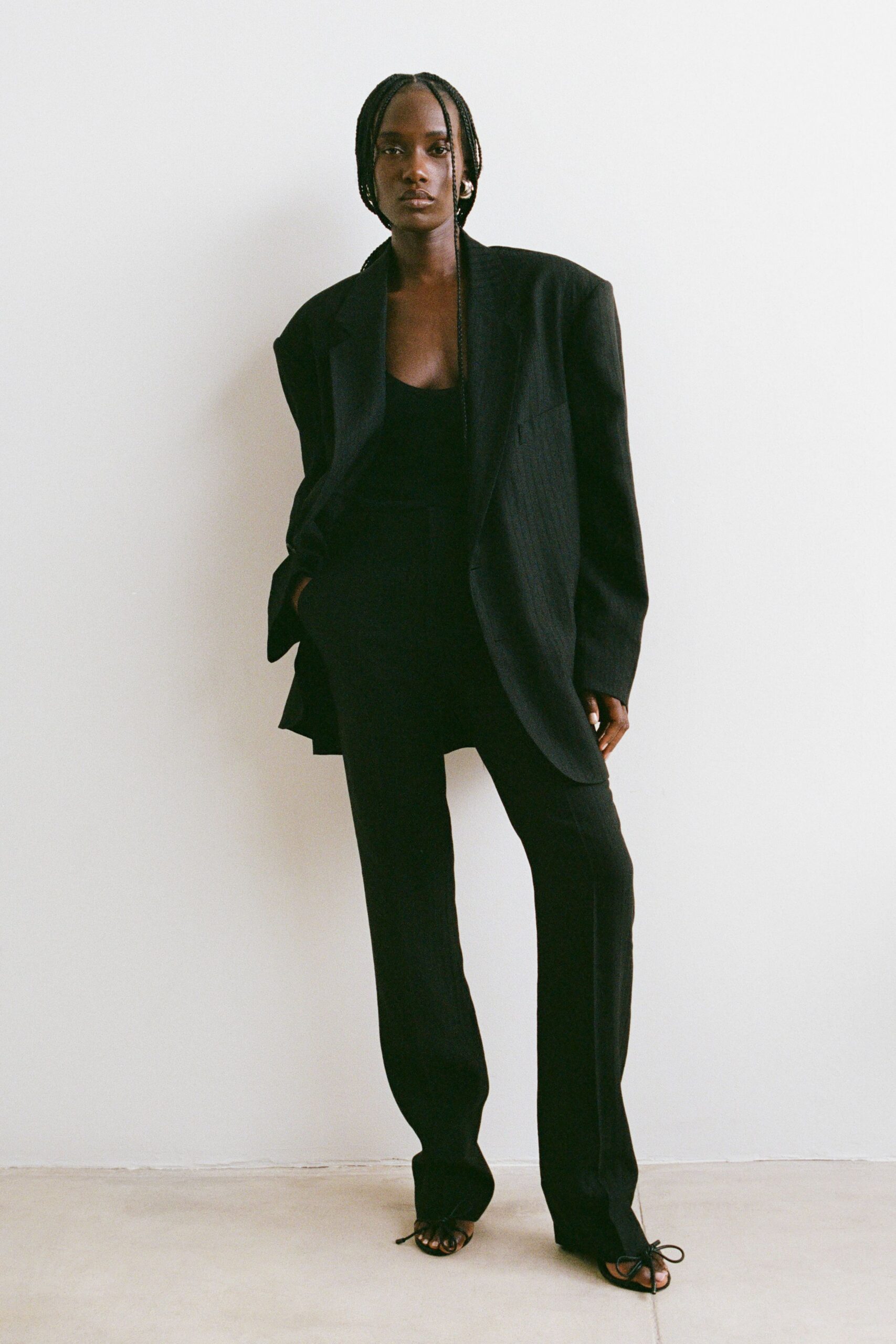 black cotton sleeveless fitted top