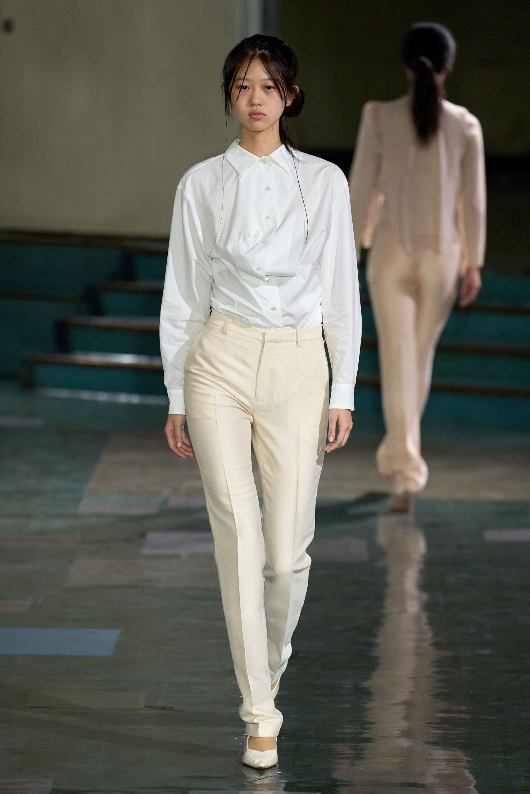 beige cotton slim high-waisted pants