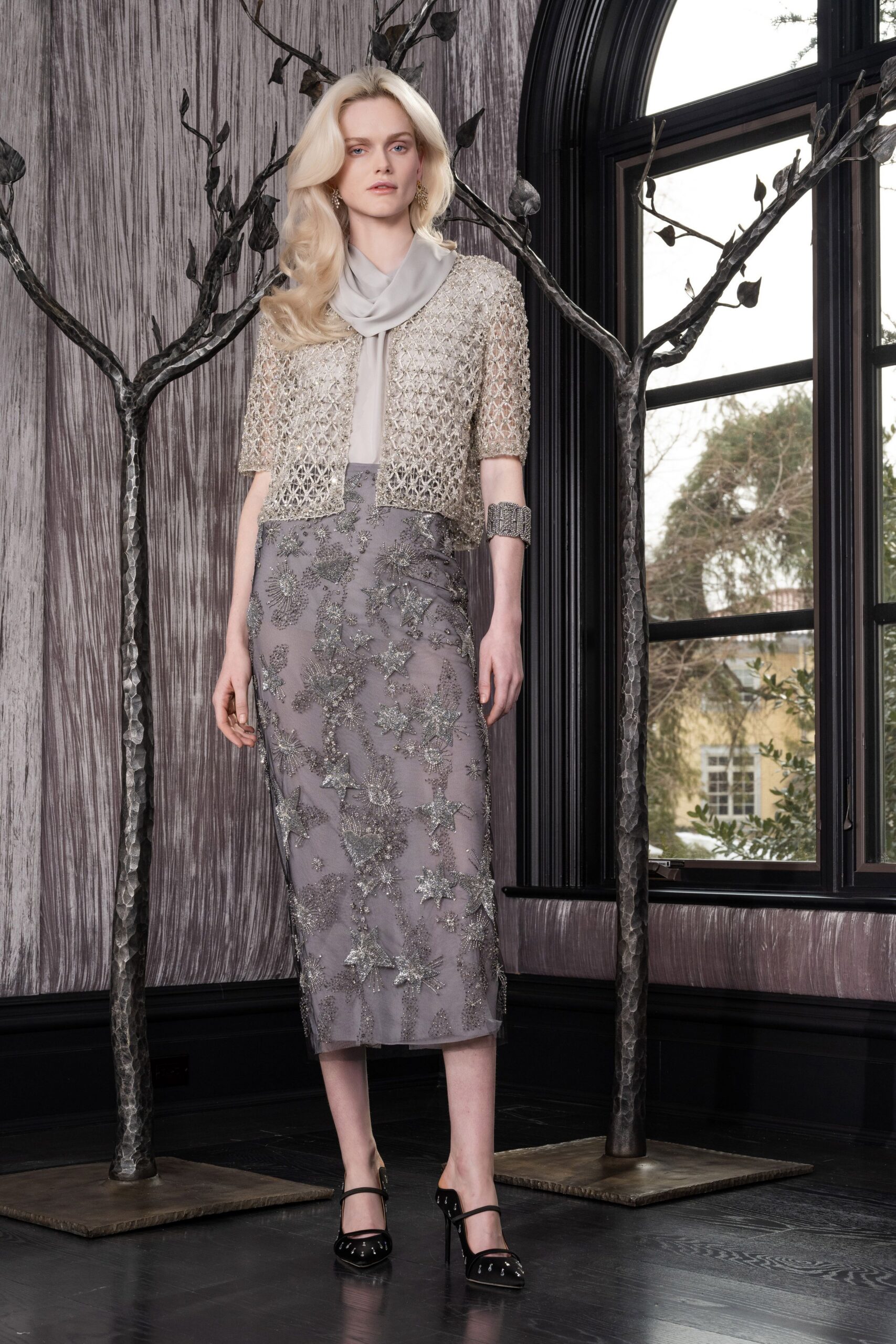 beige lace short-sleeve collared fitted embroidered blouse