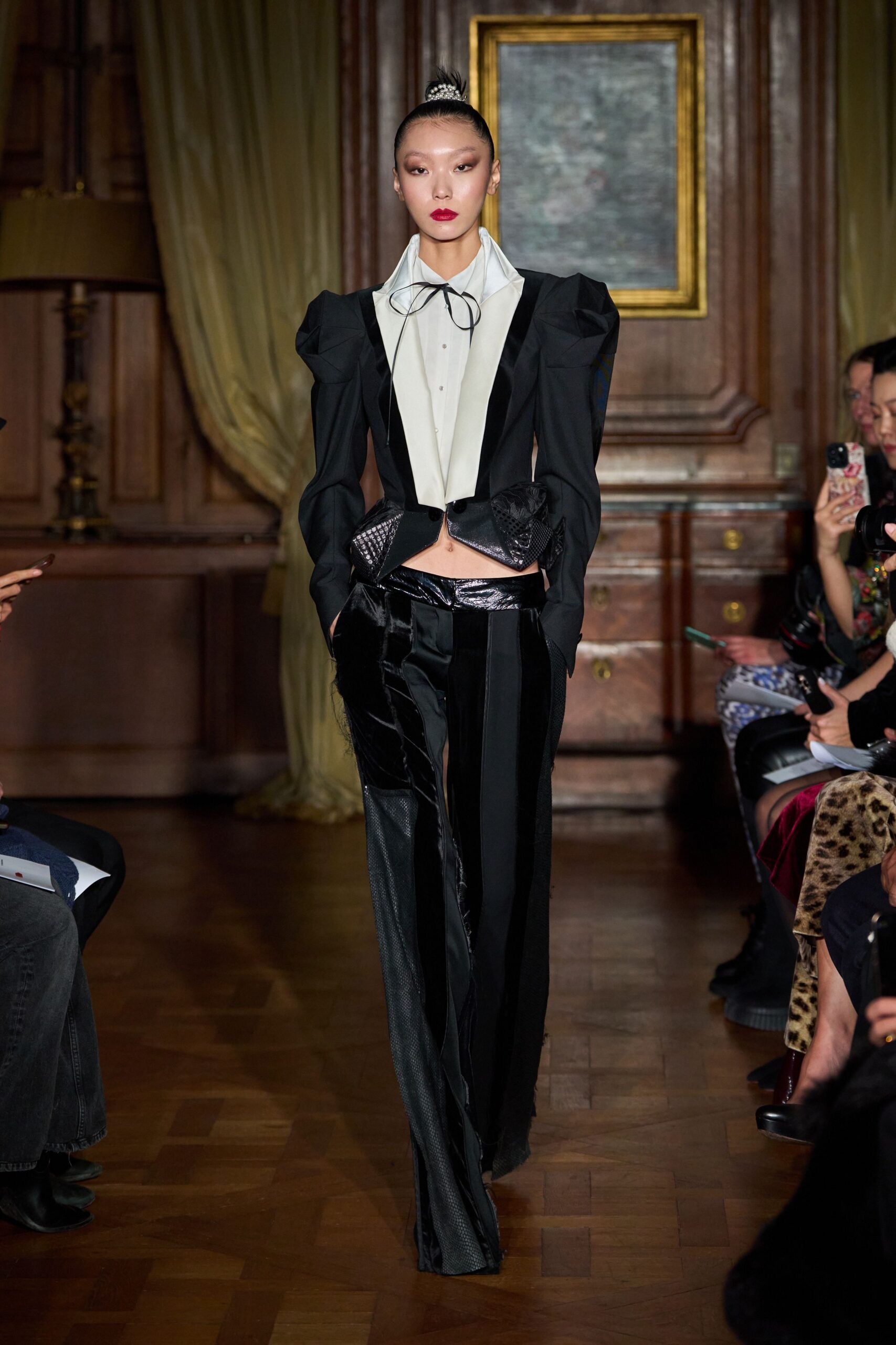 black silk long-sleeve collared fitted pleated blazer