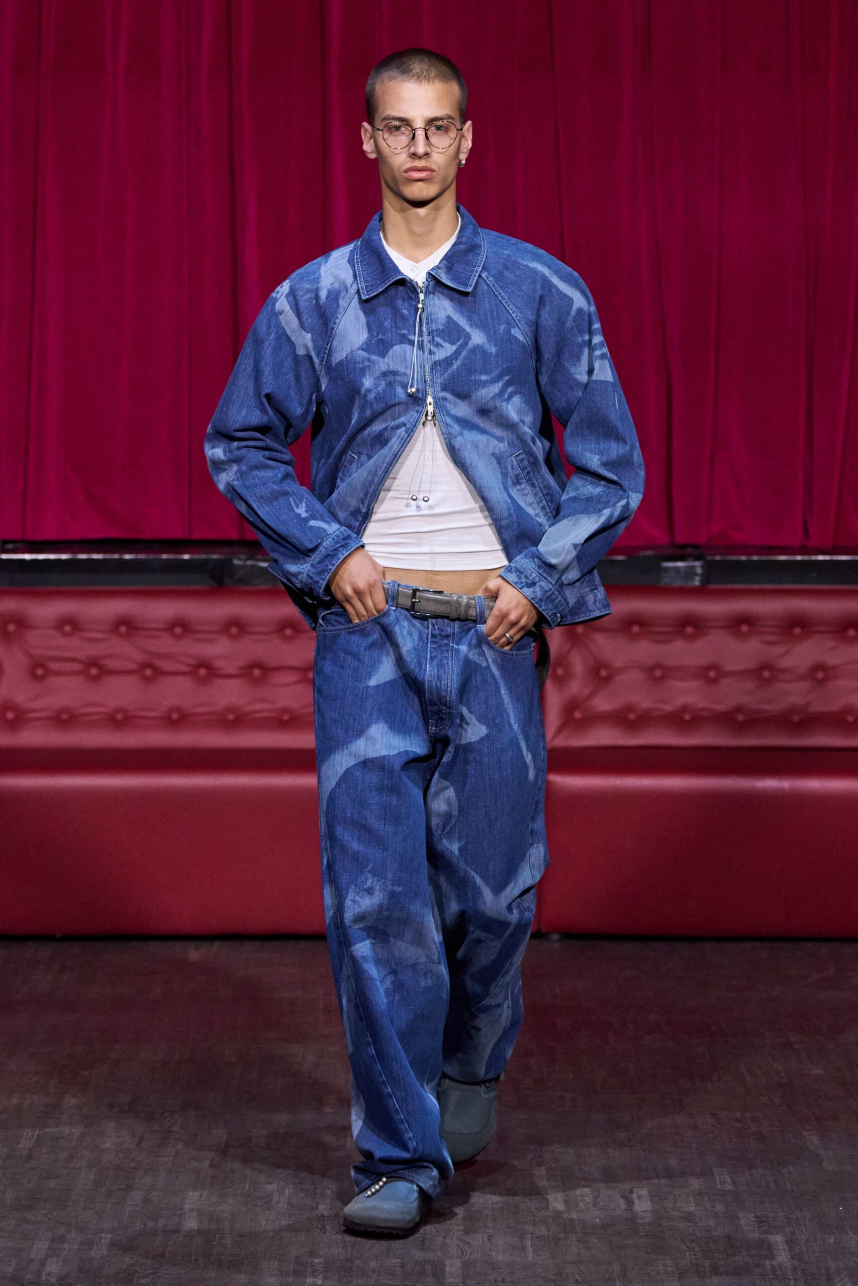 blue denim long-sleeve collared relaxed zippered jacket