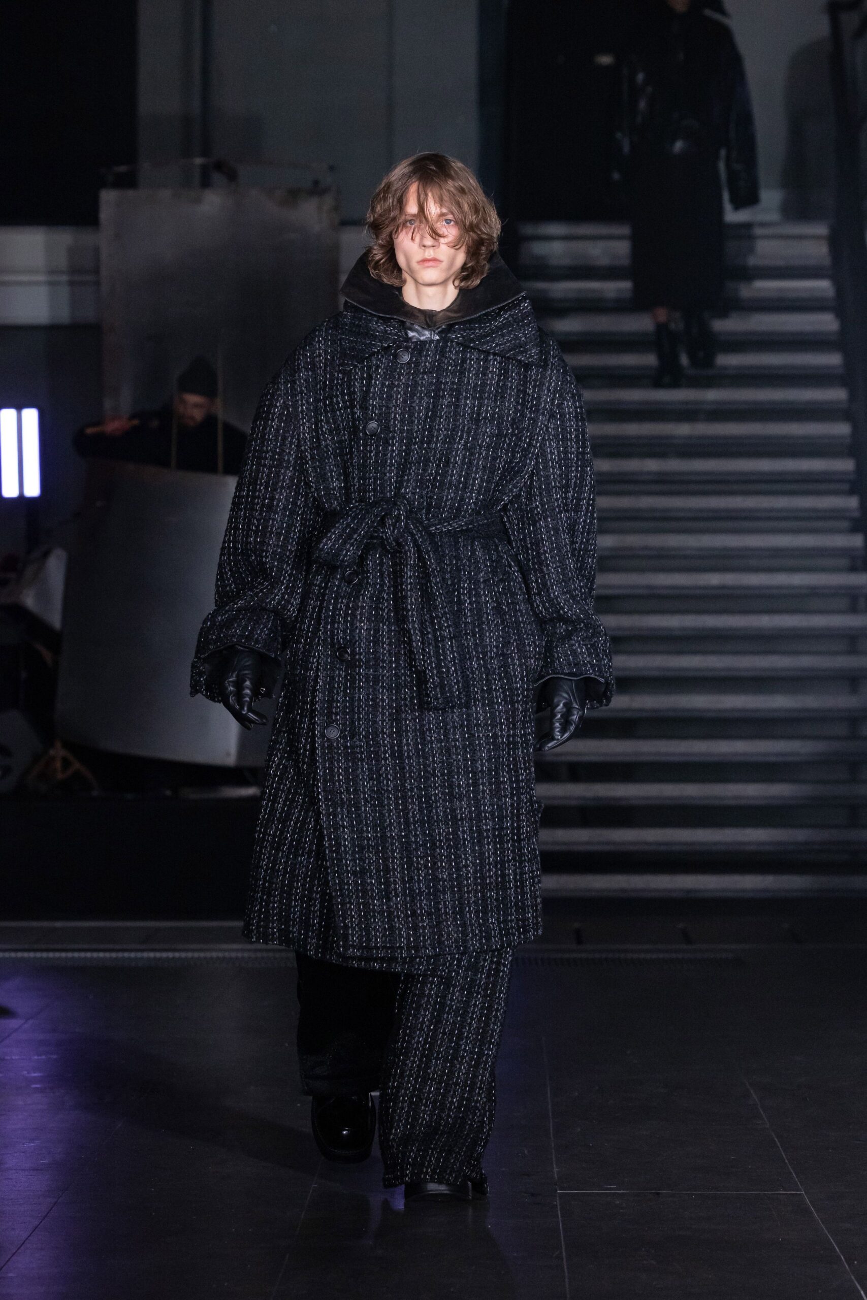 black wool long-sleeve collared relaxed belted textured coat