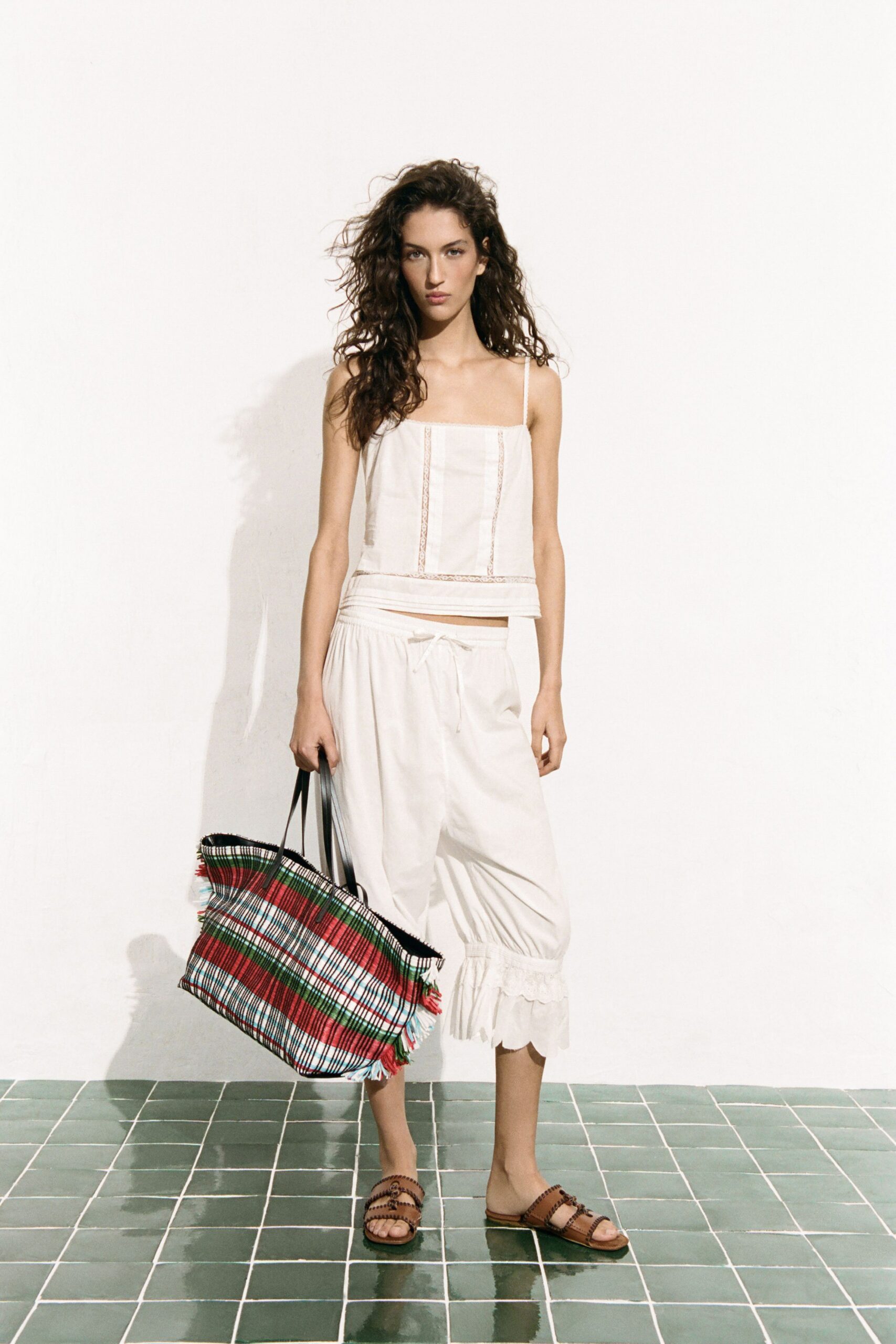 white cotton relaxed ruffled cropped pants