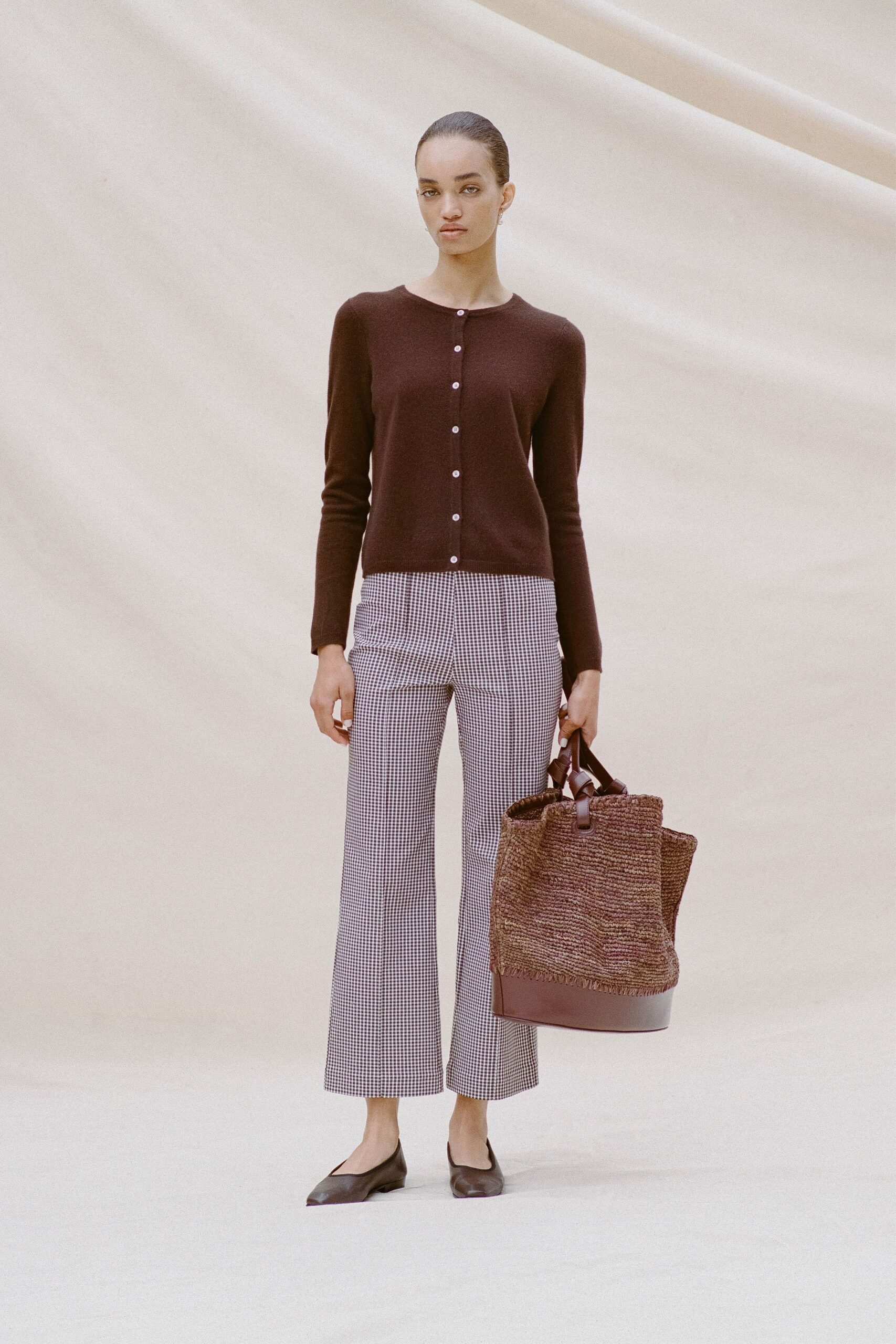 brown wool long-sleeve collared fitted buttoned cardigan