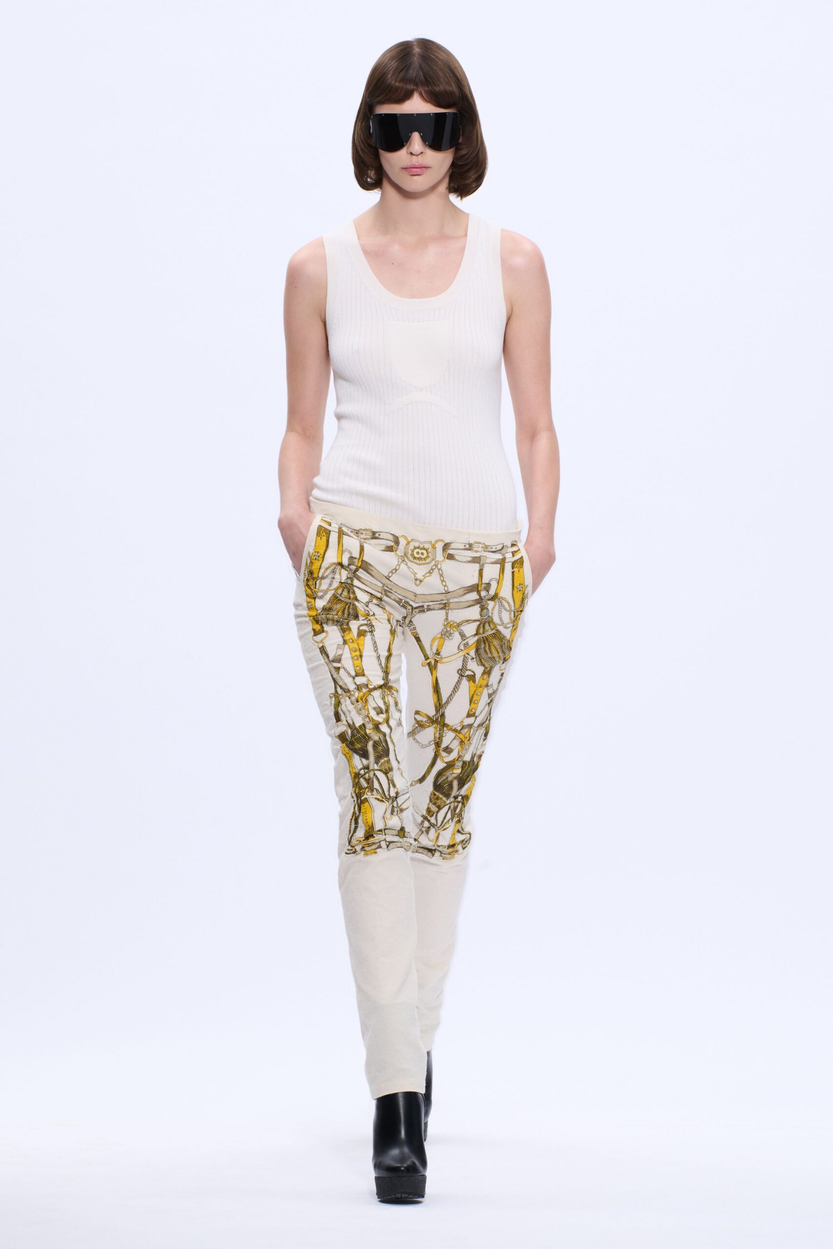 beige cotton fitted high-waisted printed pants