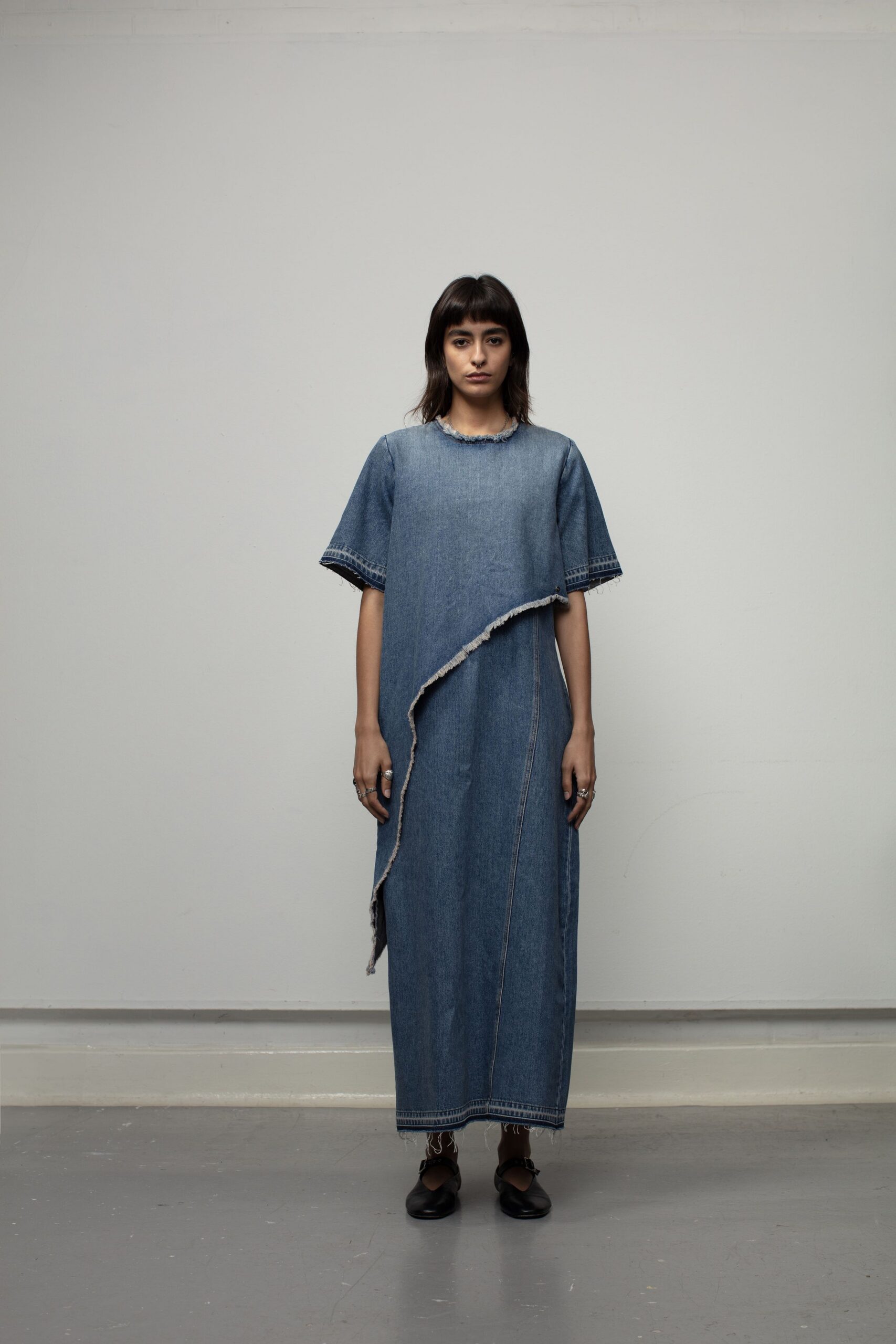 blue denim short-sleeve asymmetric relaxed fringed maxi dress