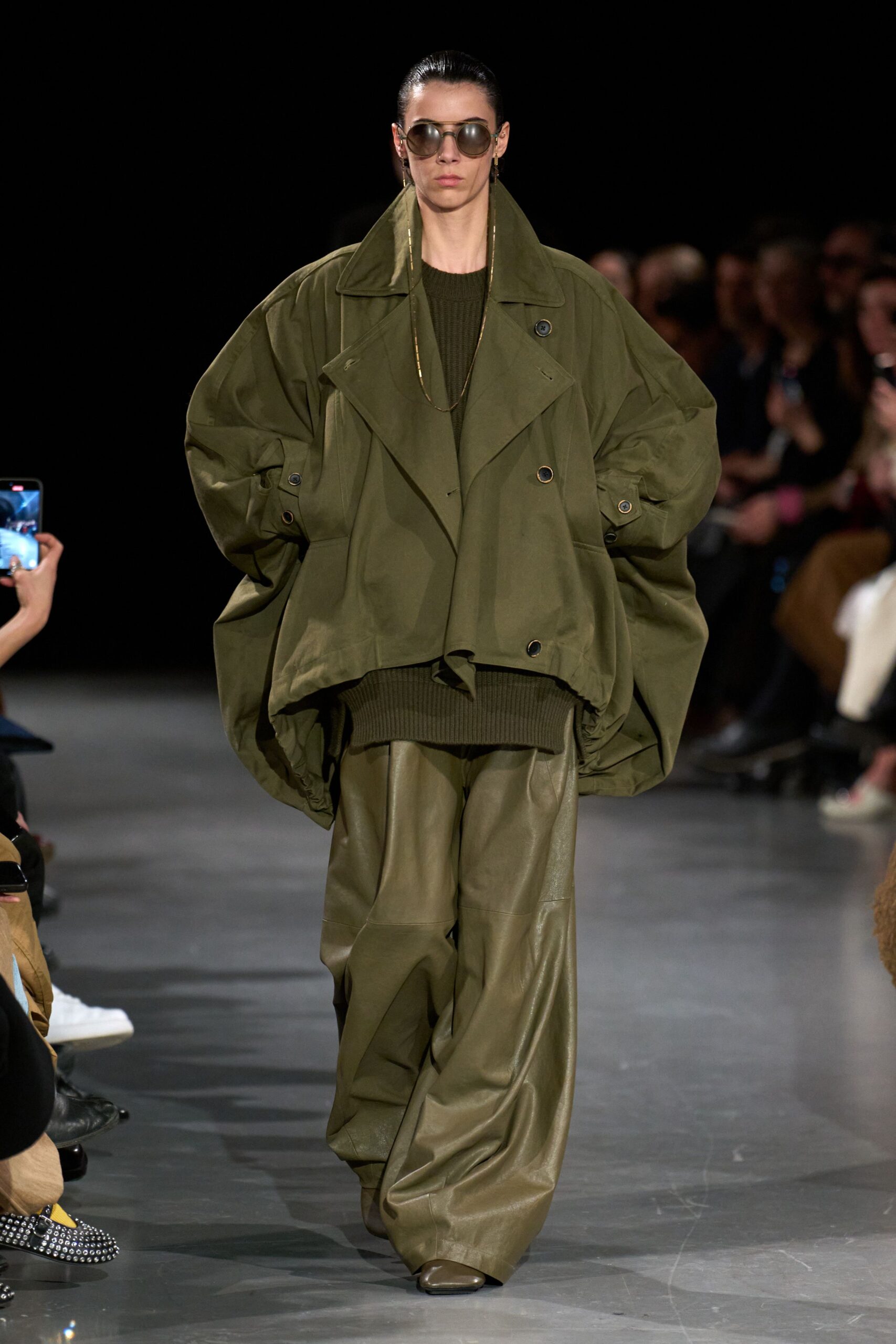green cotton long-sleeve collared oversized buttoned coat