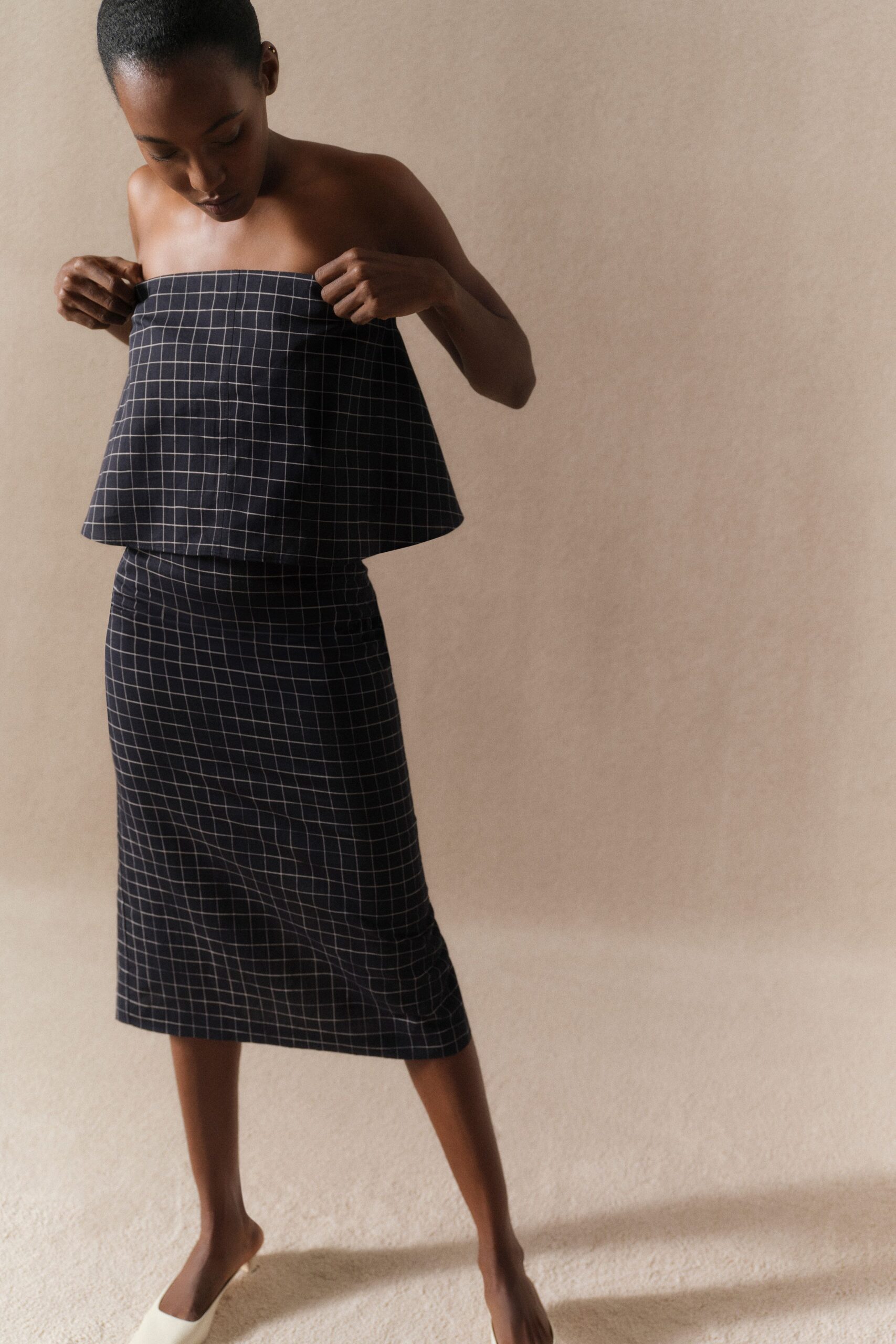 black cotton sleeveless strapless fitted checked top
