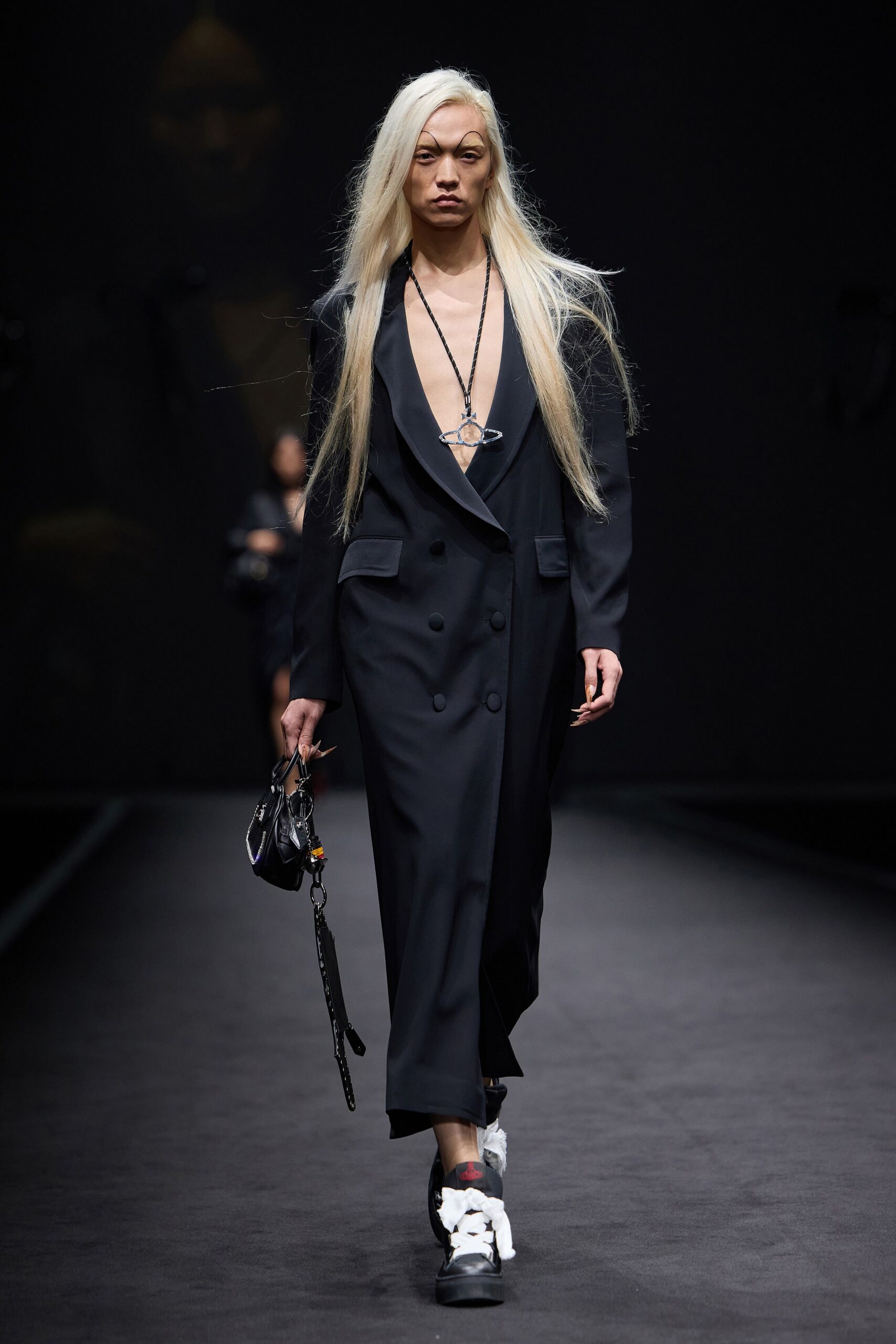 black wool long-sleeve v-neck tailored midi blazer