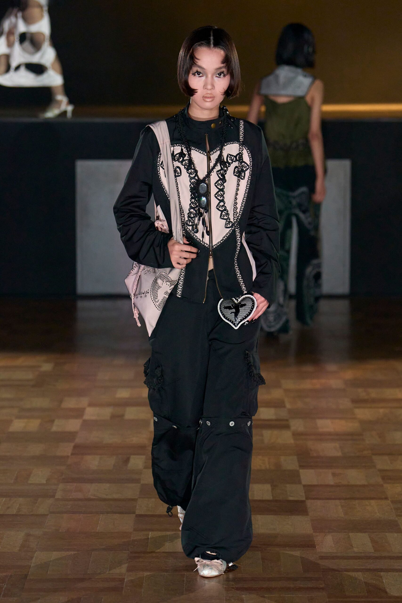 black cotton relaxed cargo pants