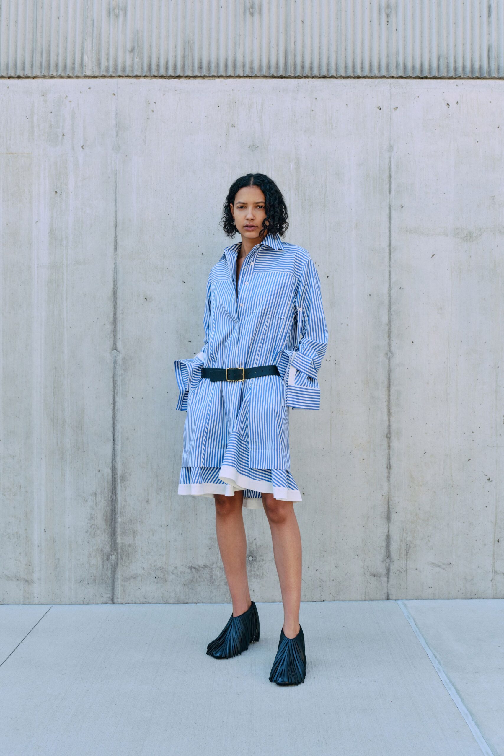 blue cotton long-sleeve collared relaxed striped buttoned shirt-dress