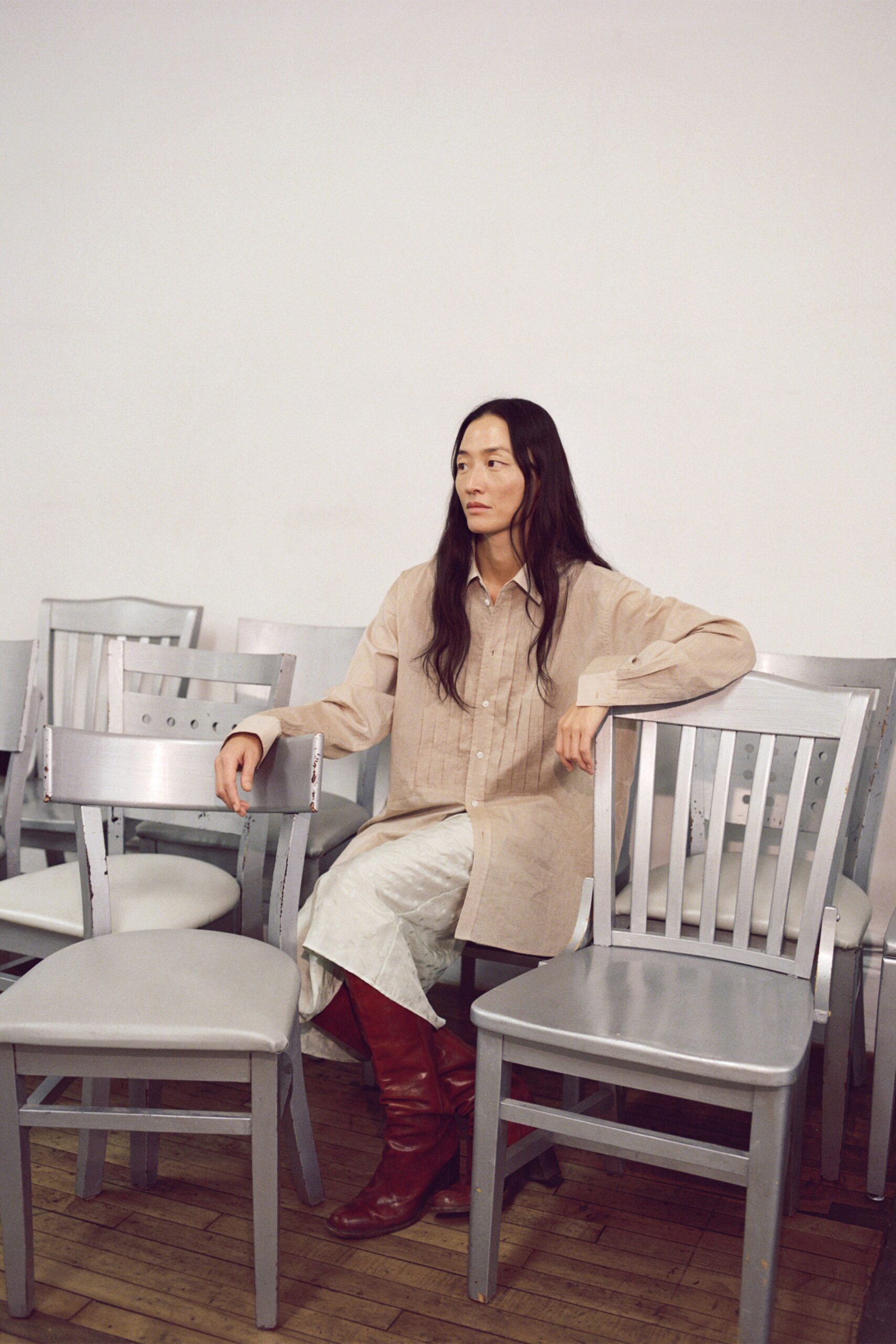 beige cotton long-sleeve collared relaxed buttoned shirt