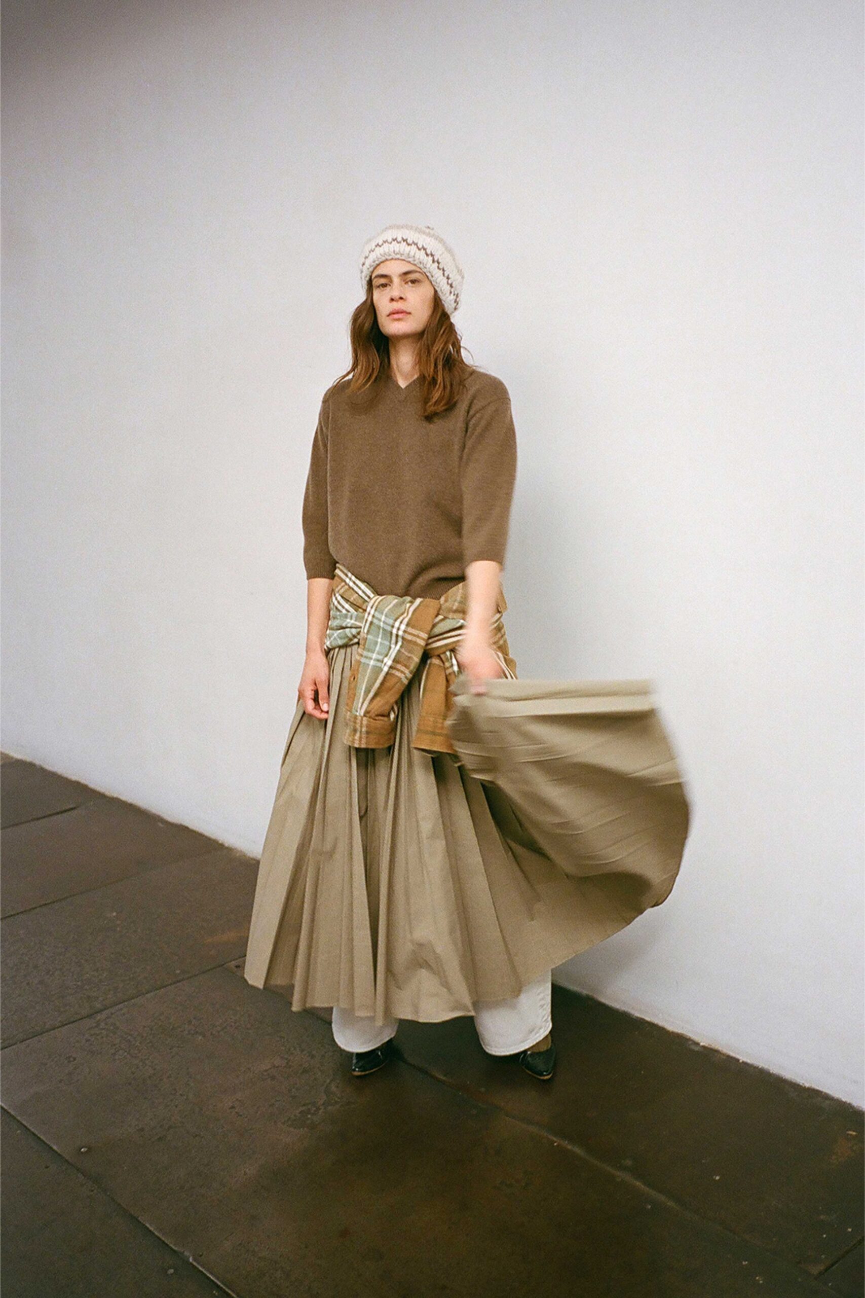 beige cotton fitted high-waisted pleated maxi skirt