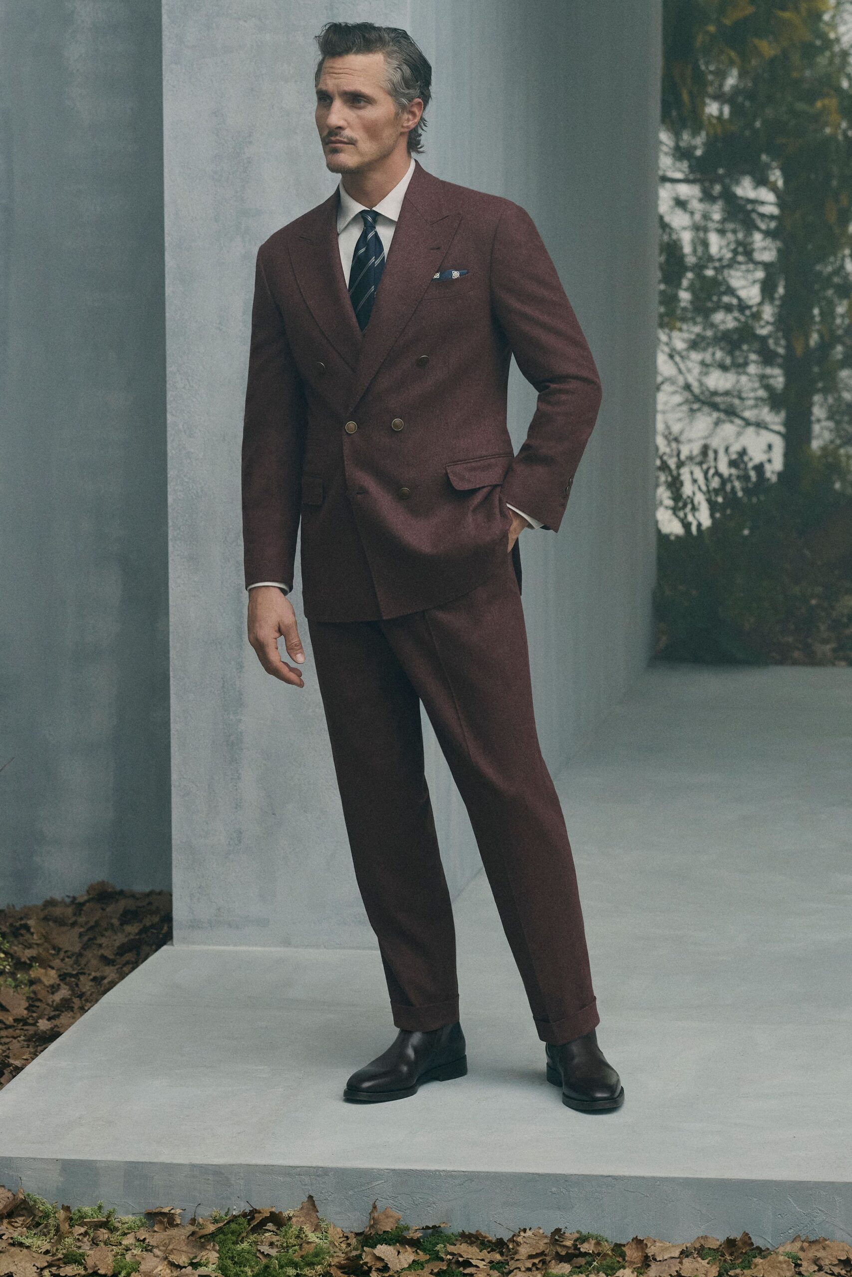 maroon wool long-sleeve collared tailored suit