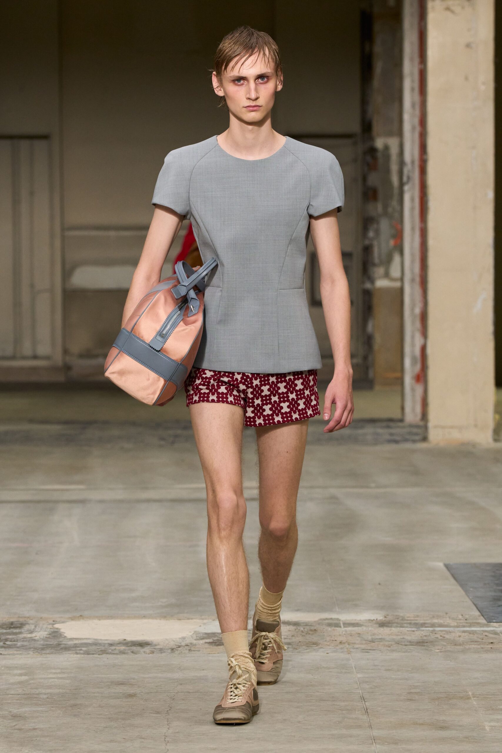 red cotton fitted printed short shorts