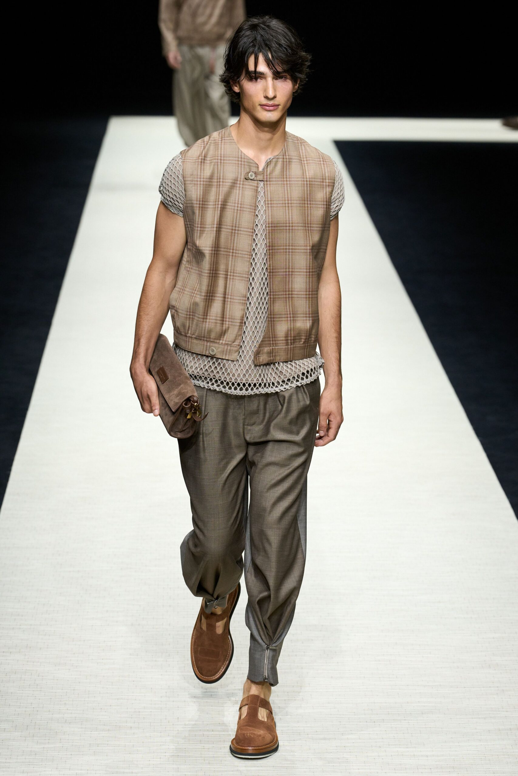 gray cotton short-sleeve collared fitted textured shirt