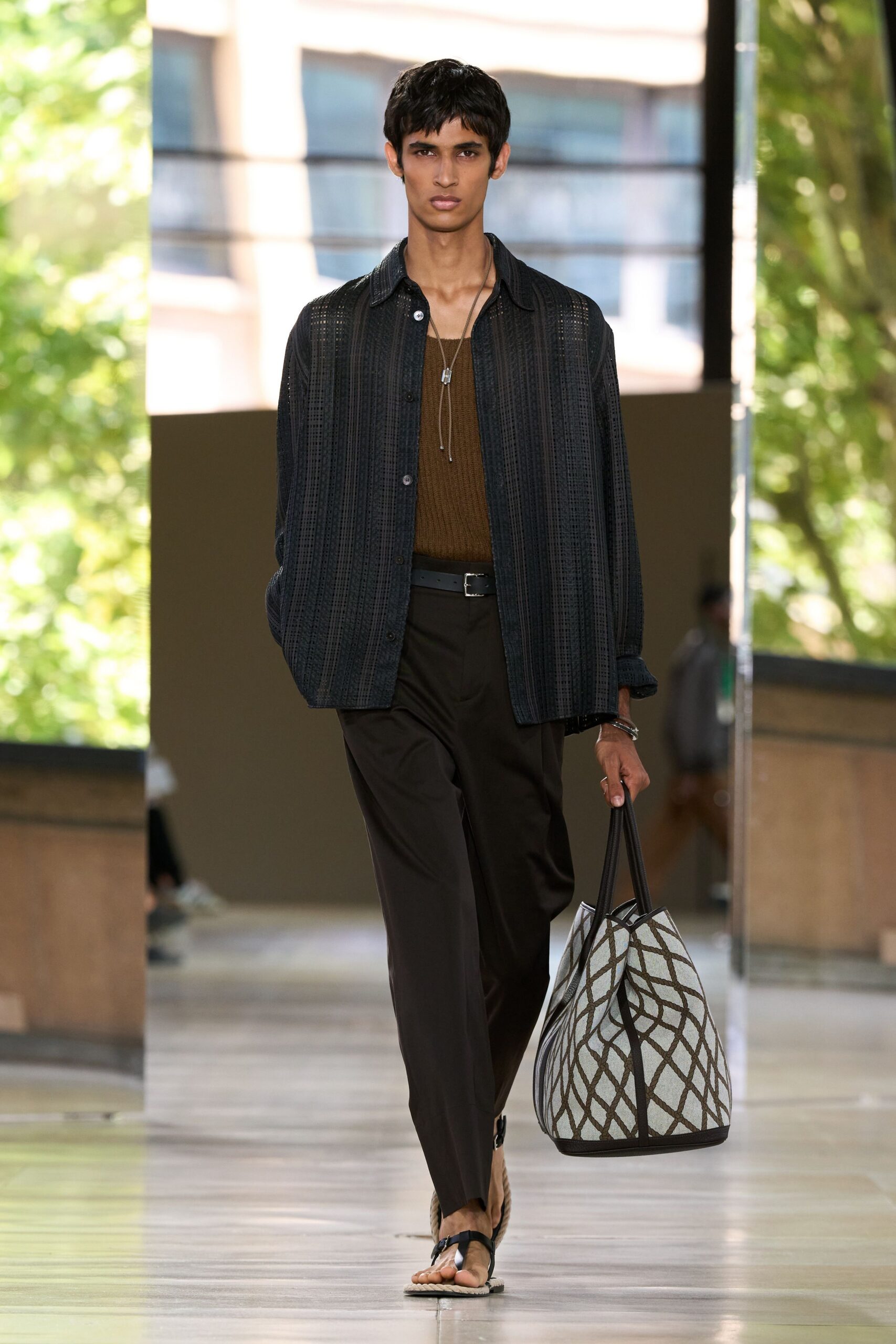 black cotton long-sleeve collared relaxed textured shirt