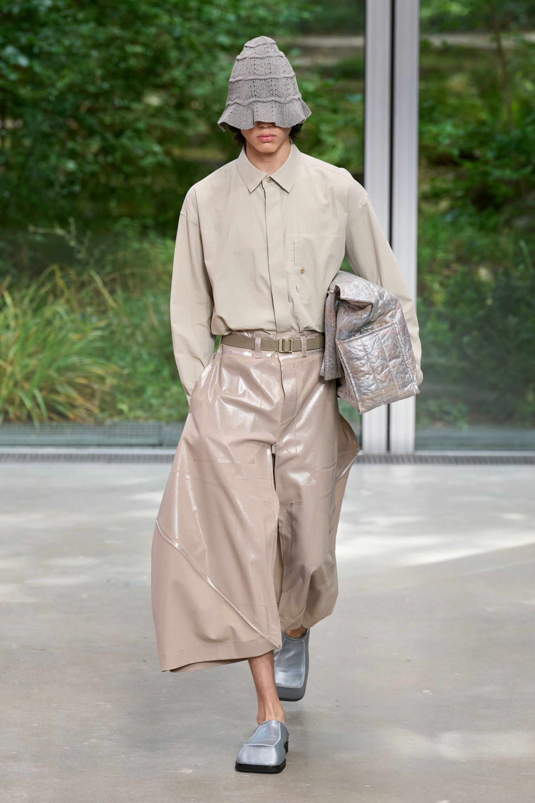 beige vinyl relaxed wide-leg pleated pants