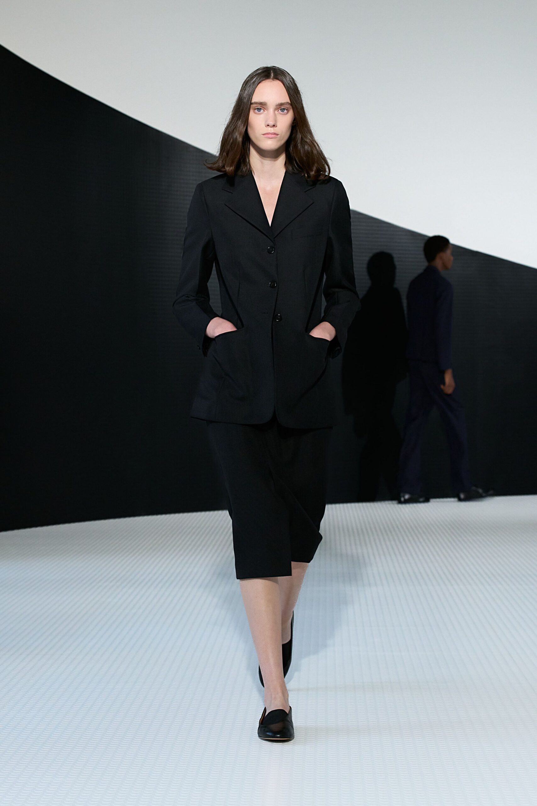 black tailored blazer and pencil skirt