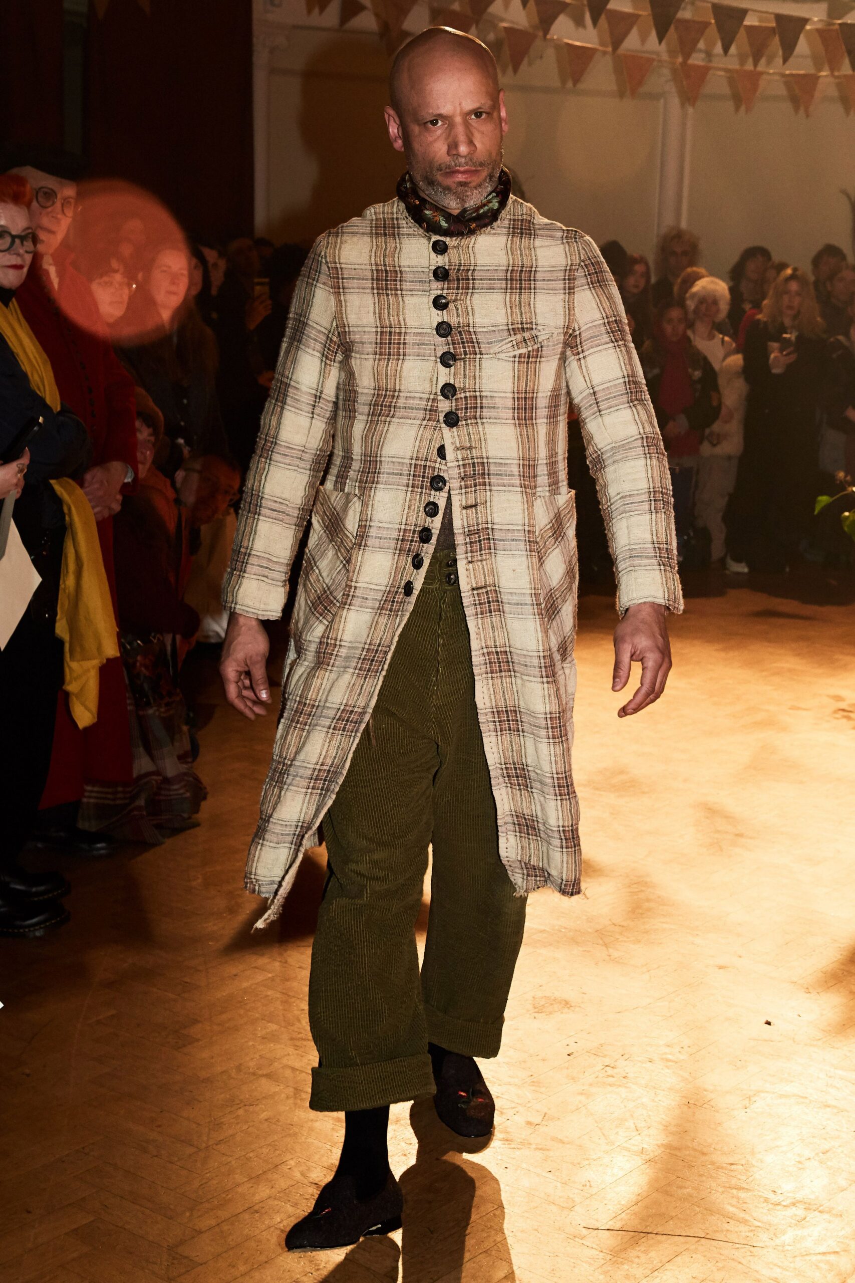 beige cotton long-sleeve collared relaxed checked buttoned coat