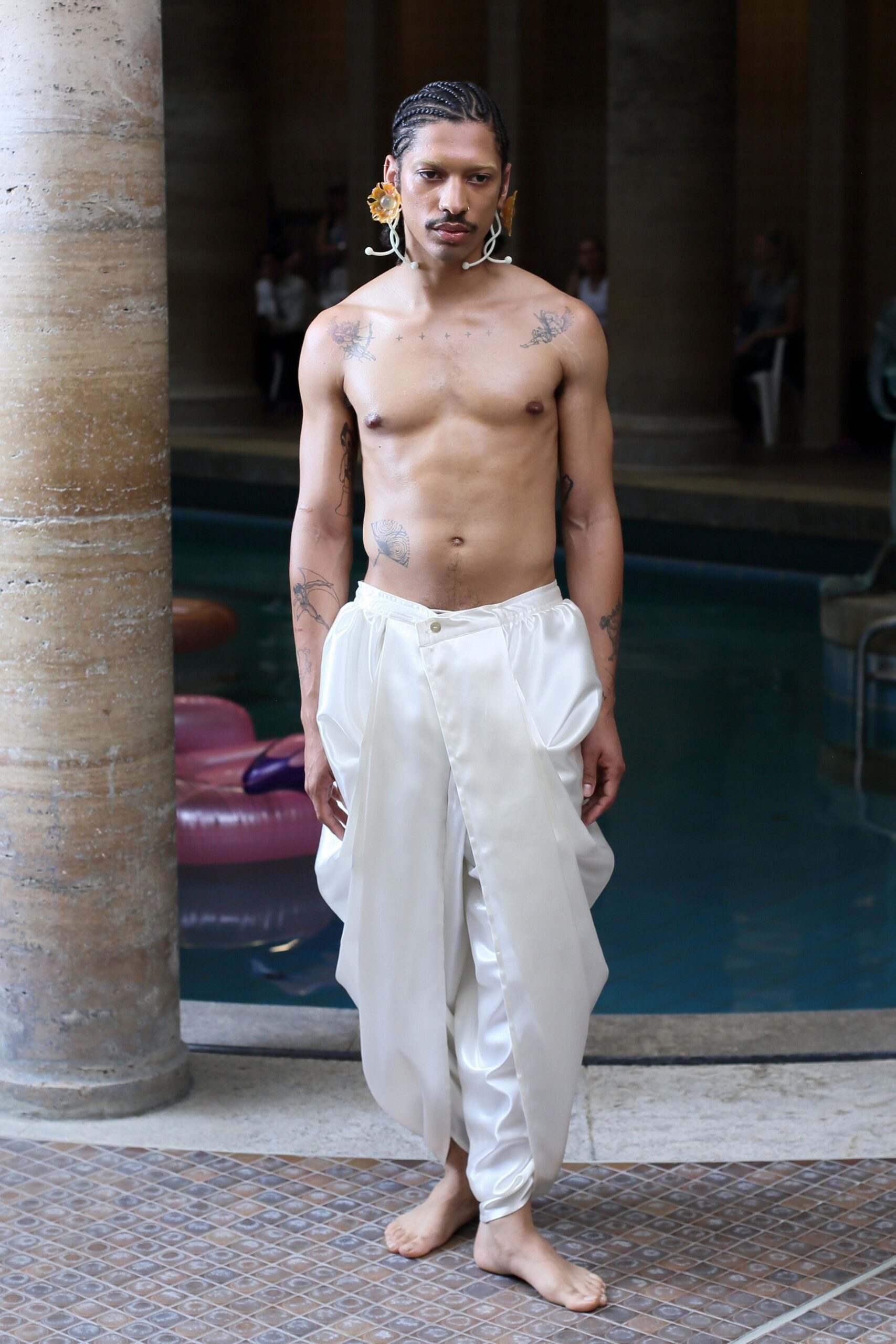 white pleated relaxed pants