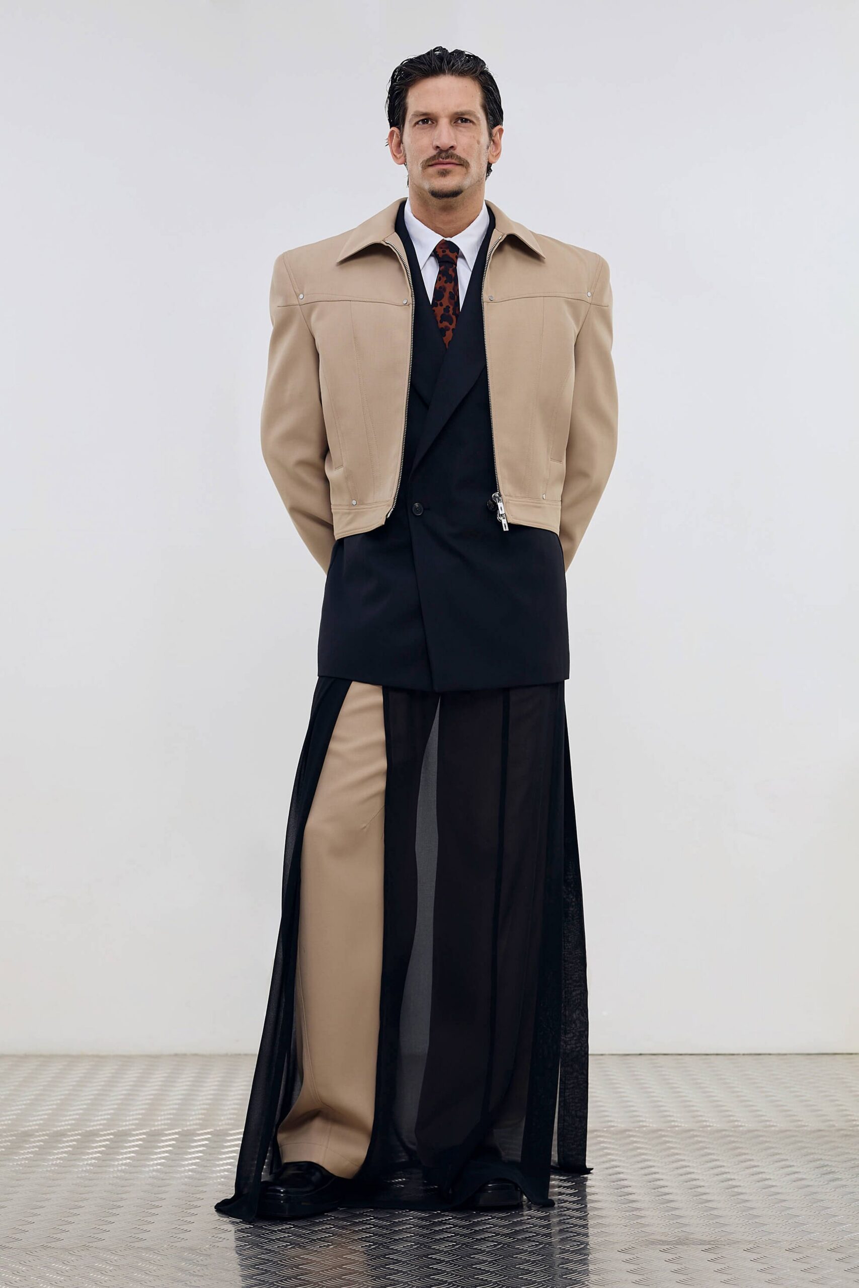 beige cotton long-sleeve collared structured buttoned jacket