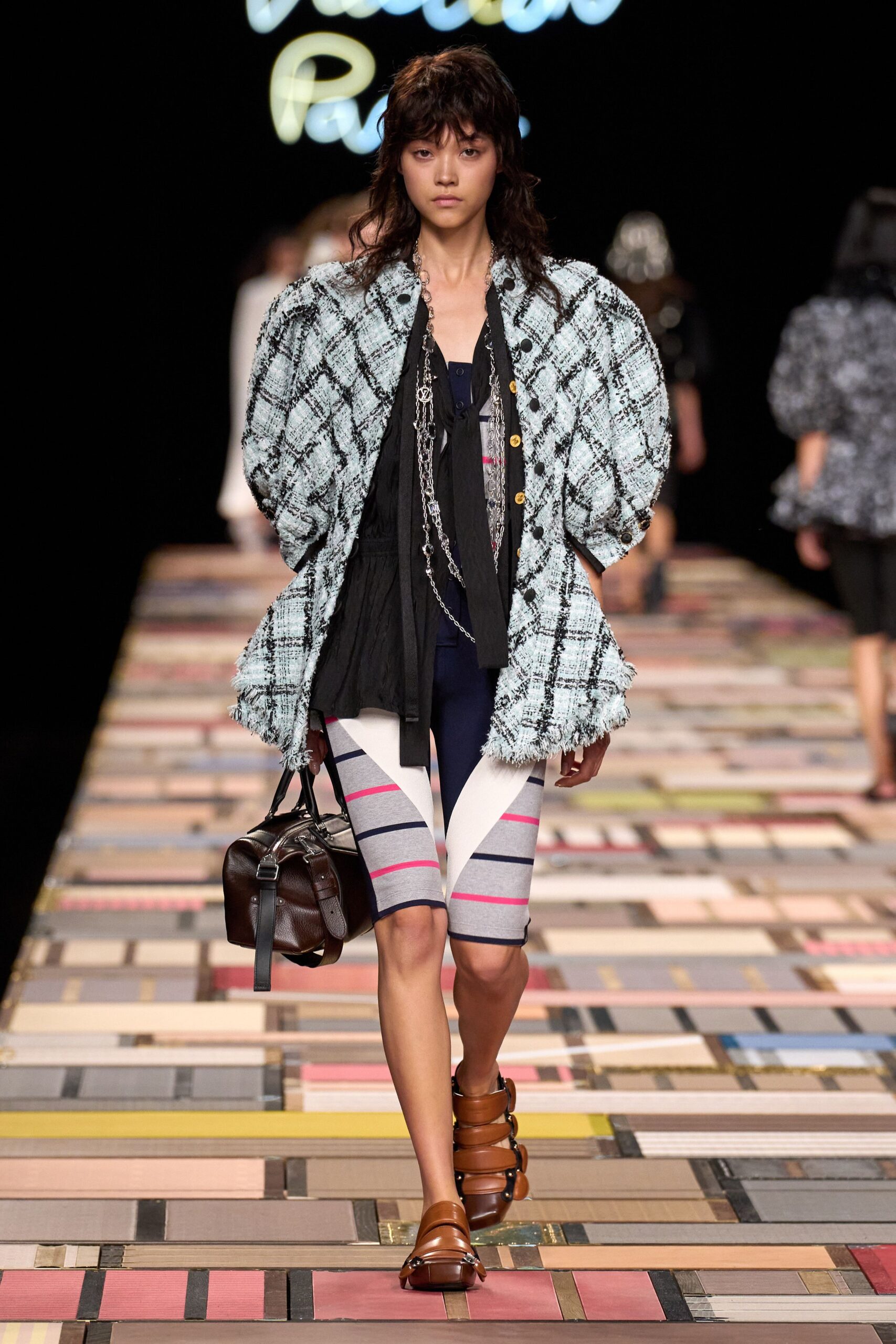 black tweed long-sleeve collared relaxed buttoned layered jacket
