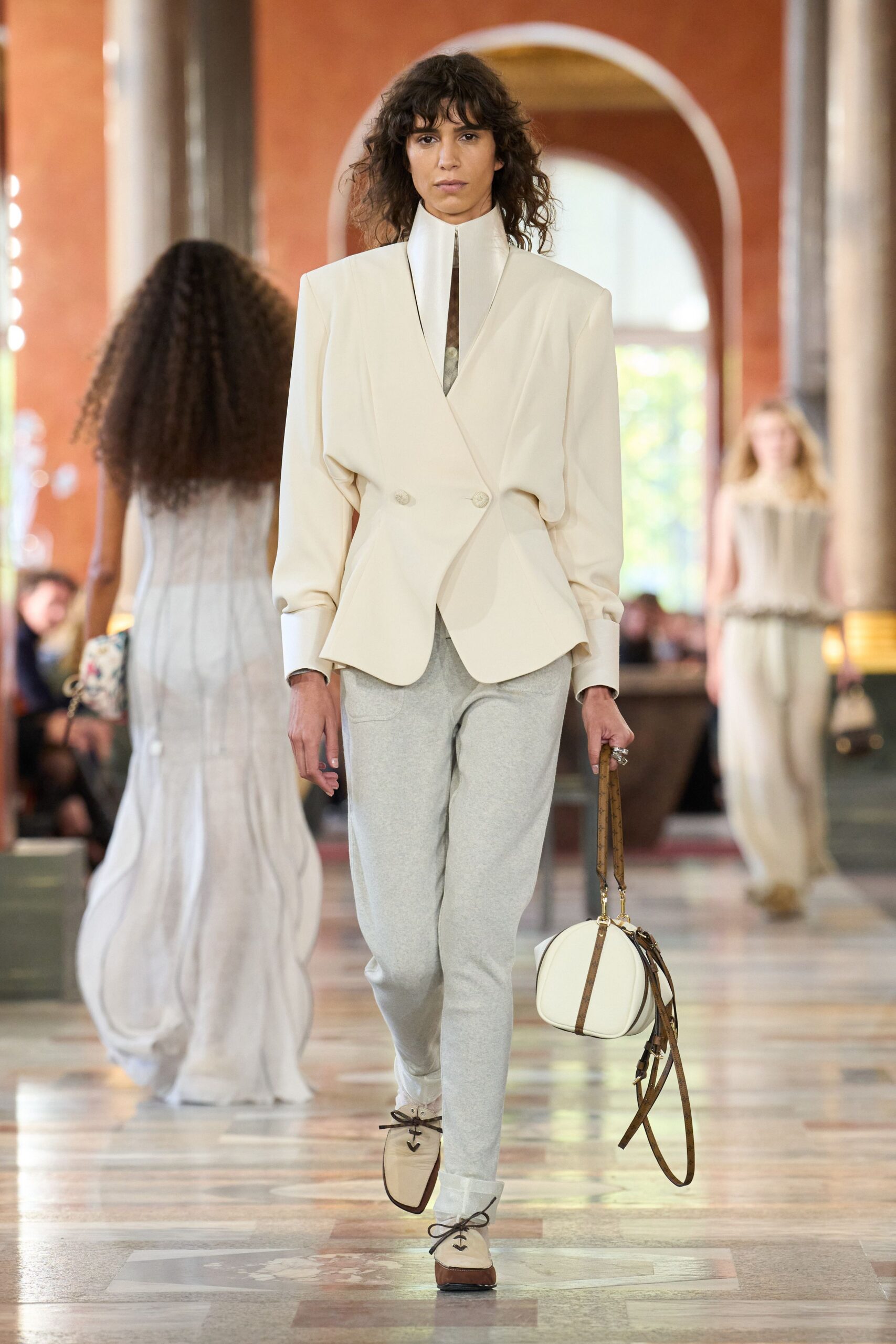 white cotton long-sleeve collared structured blazer