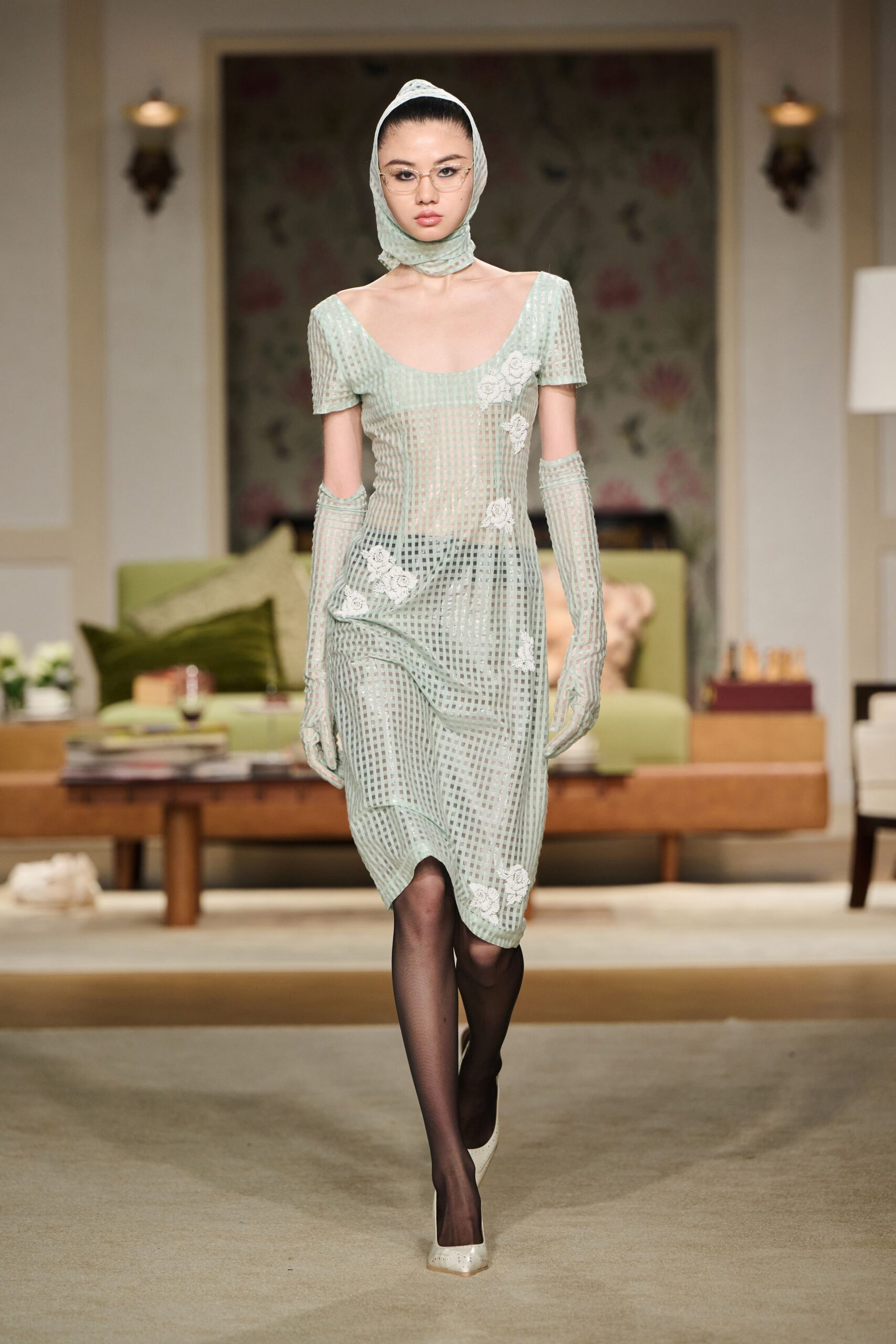 green lace short-sleeve v-neck fitted embroidered sheer dress
