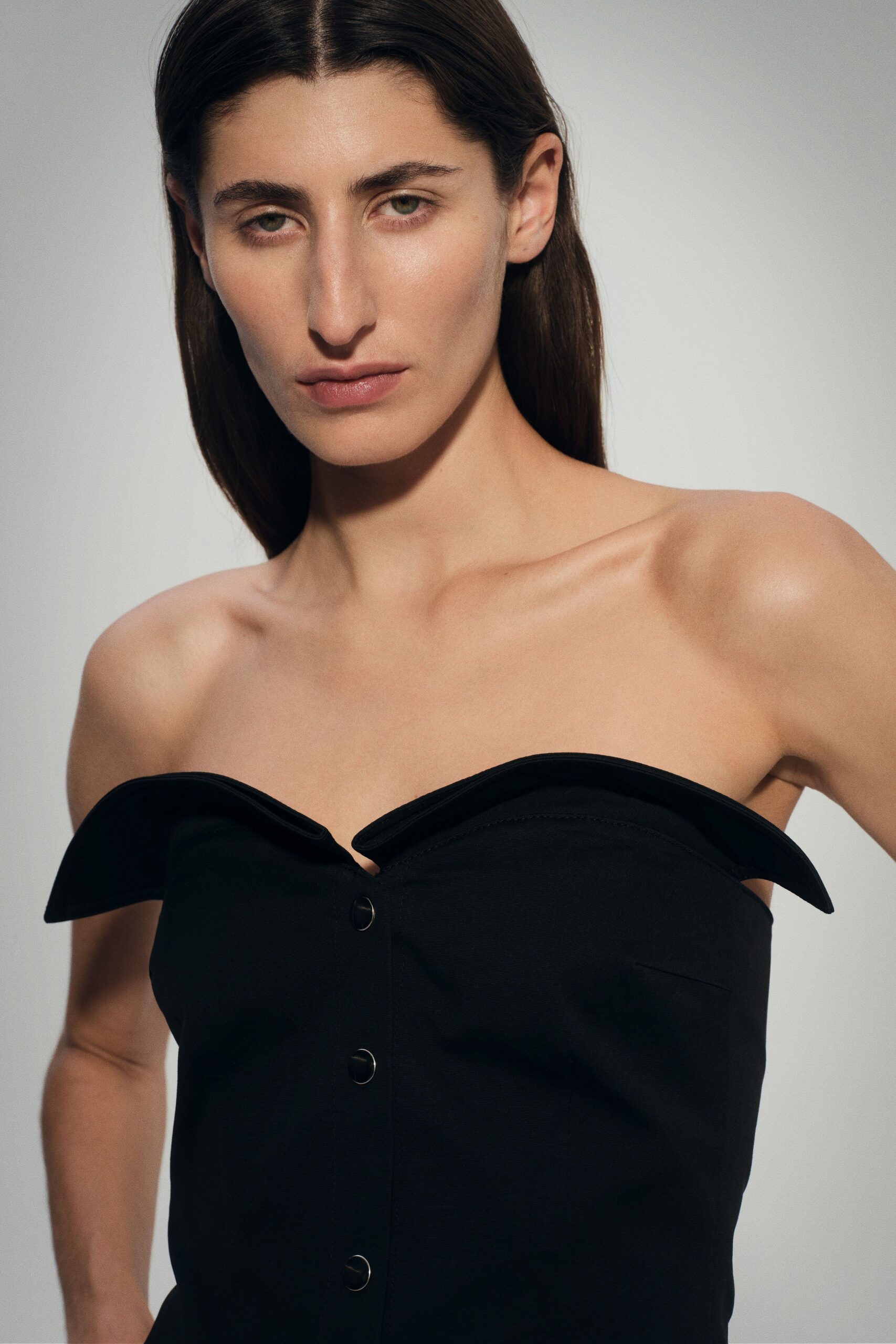 black fitted strapless top