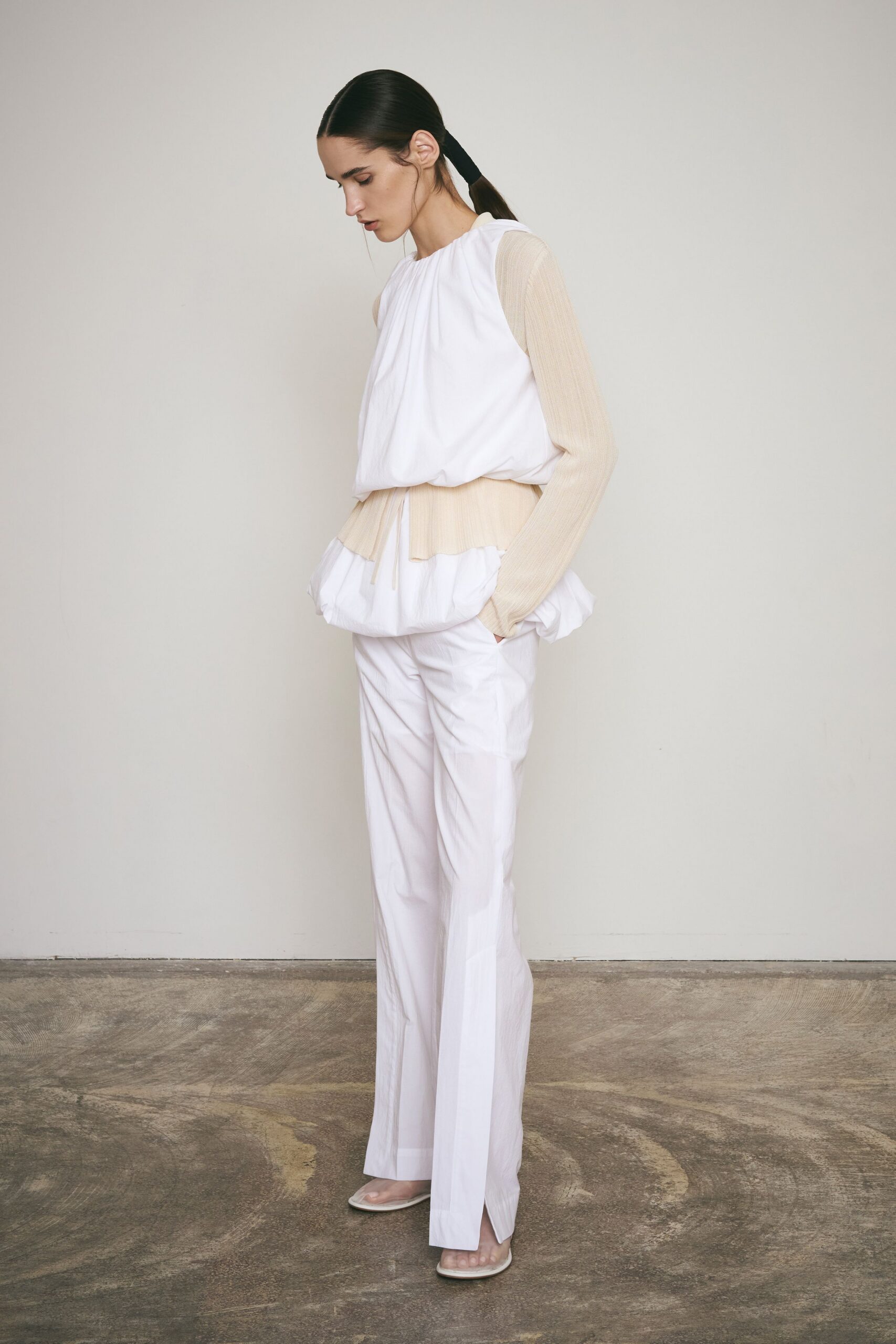 white cotton fitted straight-leg zippered pants