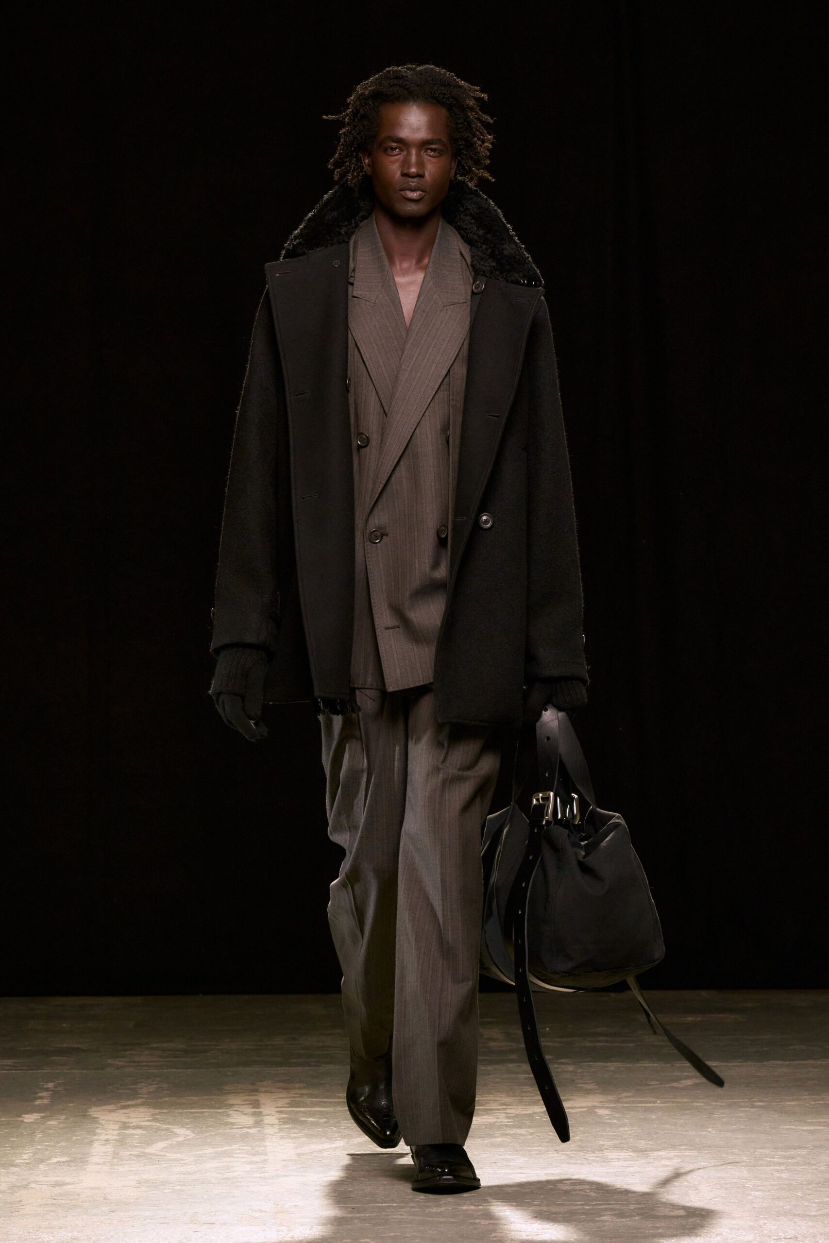 gray wool long-sleeve collared tailored buttoned suit