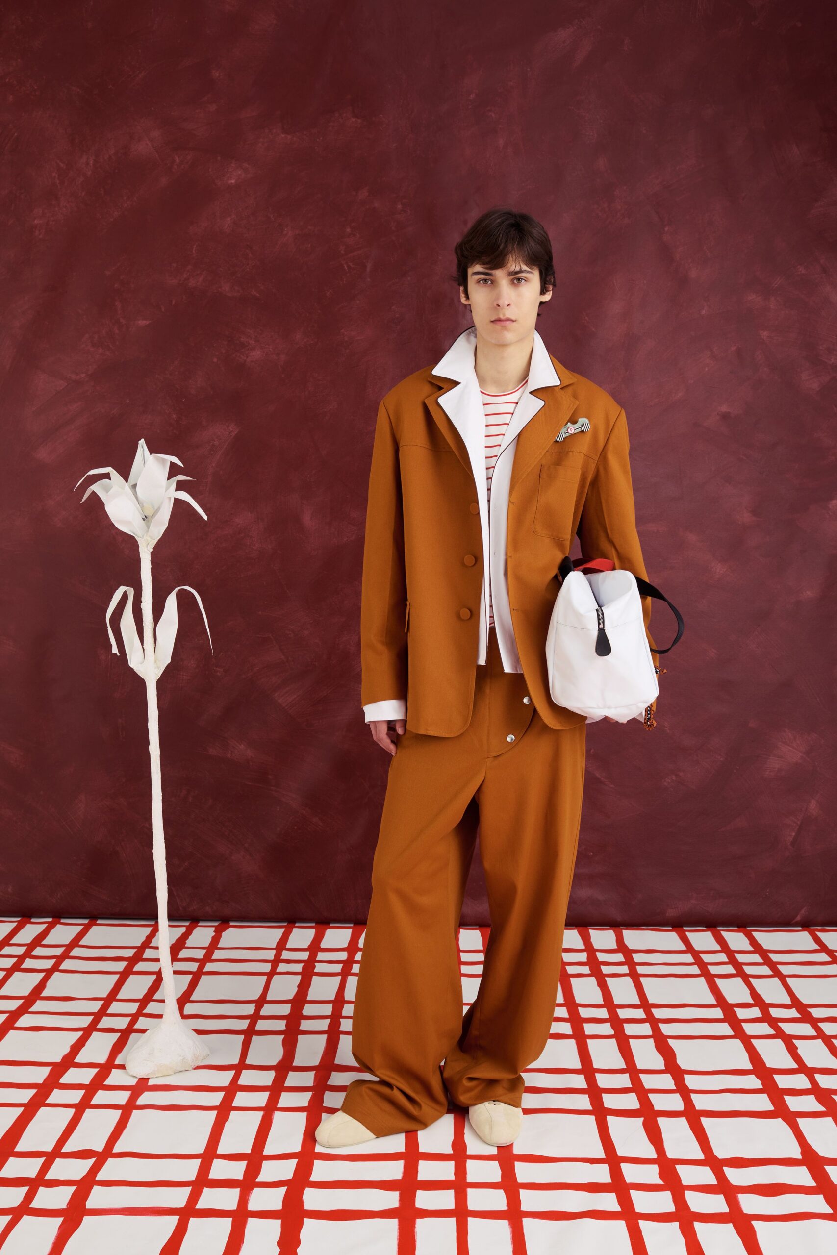 brown cotton long-sleeve collared relaxed buttoned suit