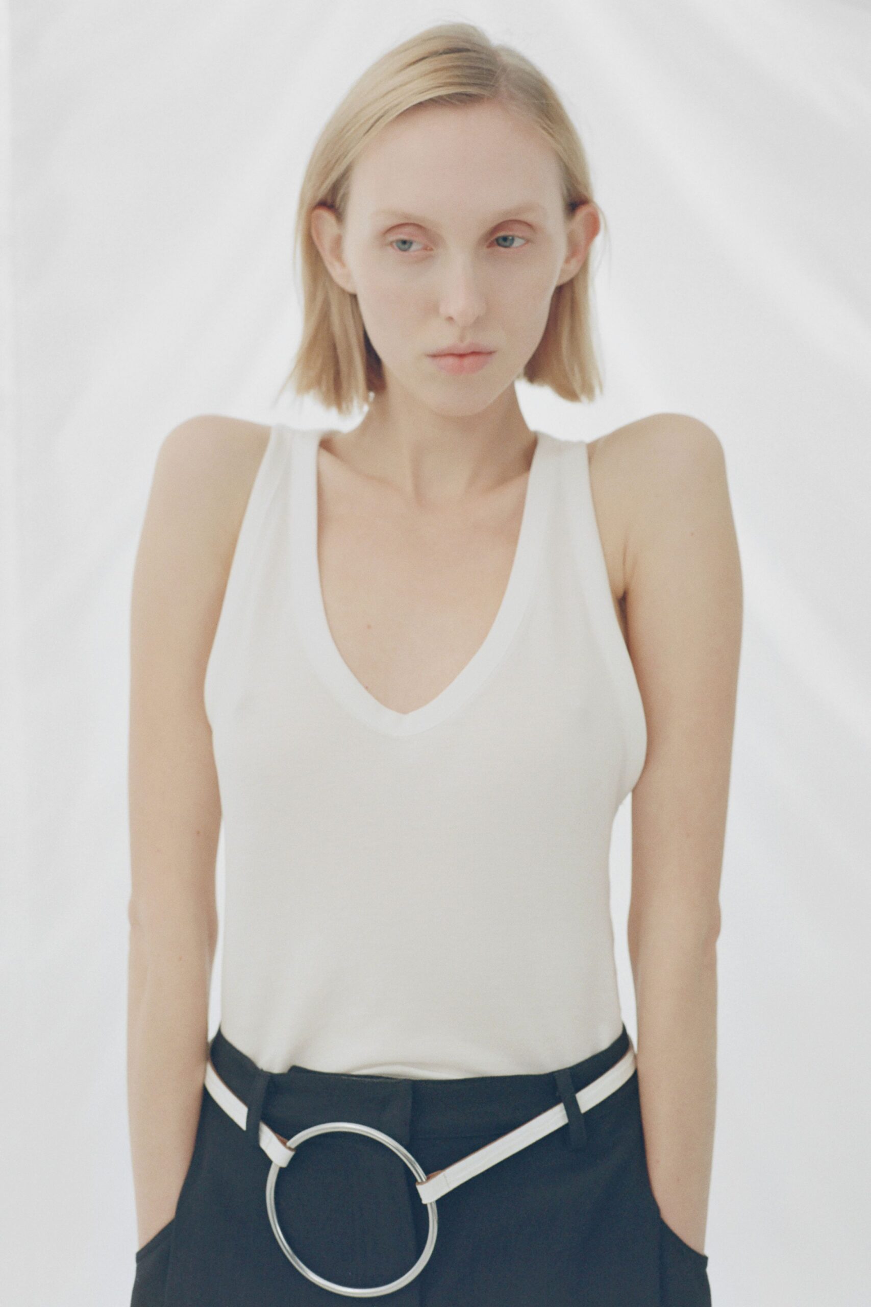 white cotton sleeveless v-neck fitted tank-top