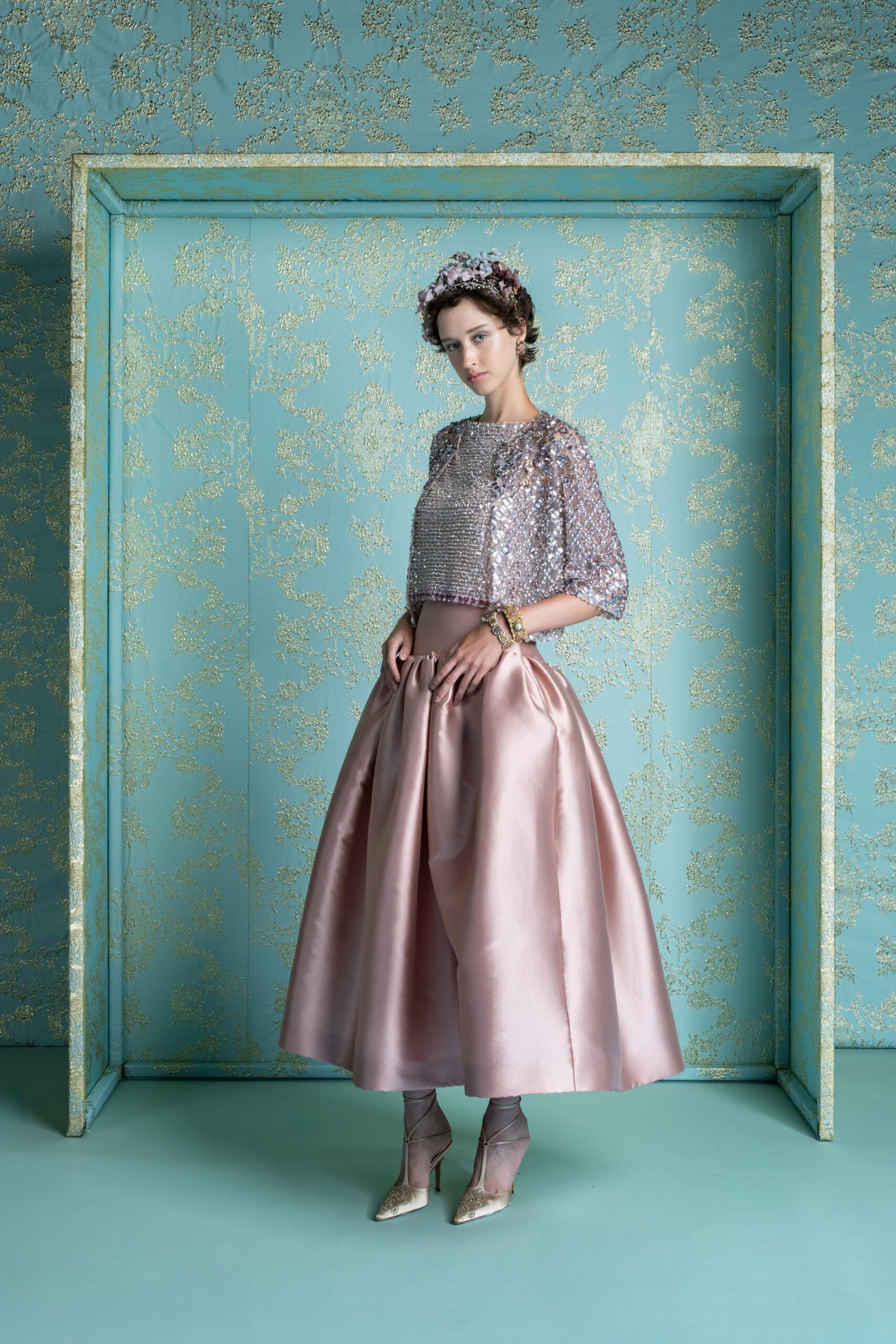 gray sequin long-sleeve collared fitted embellished shiny top