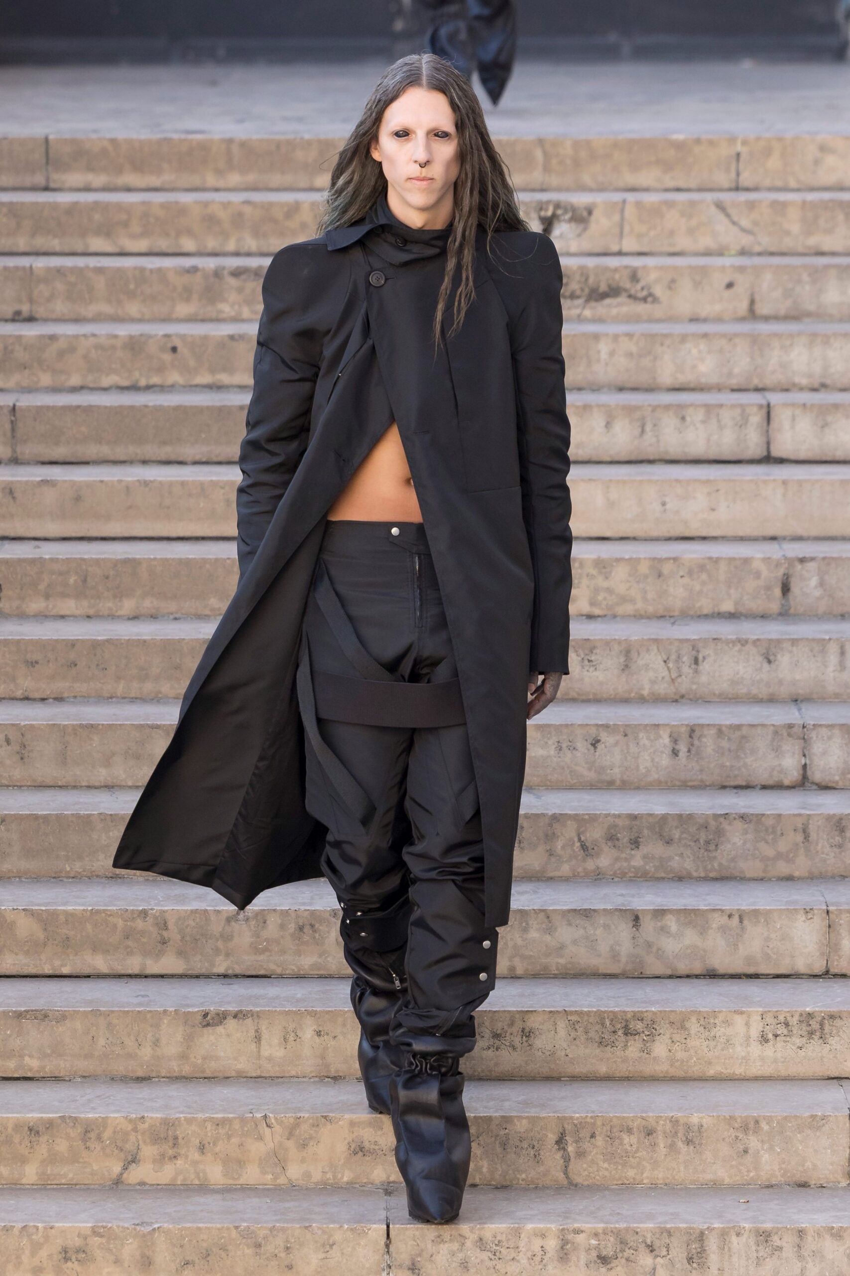 black cotton relaxed cargo pants