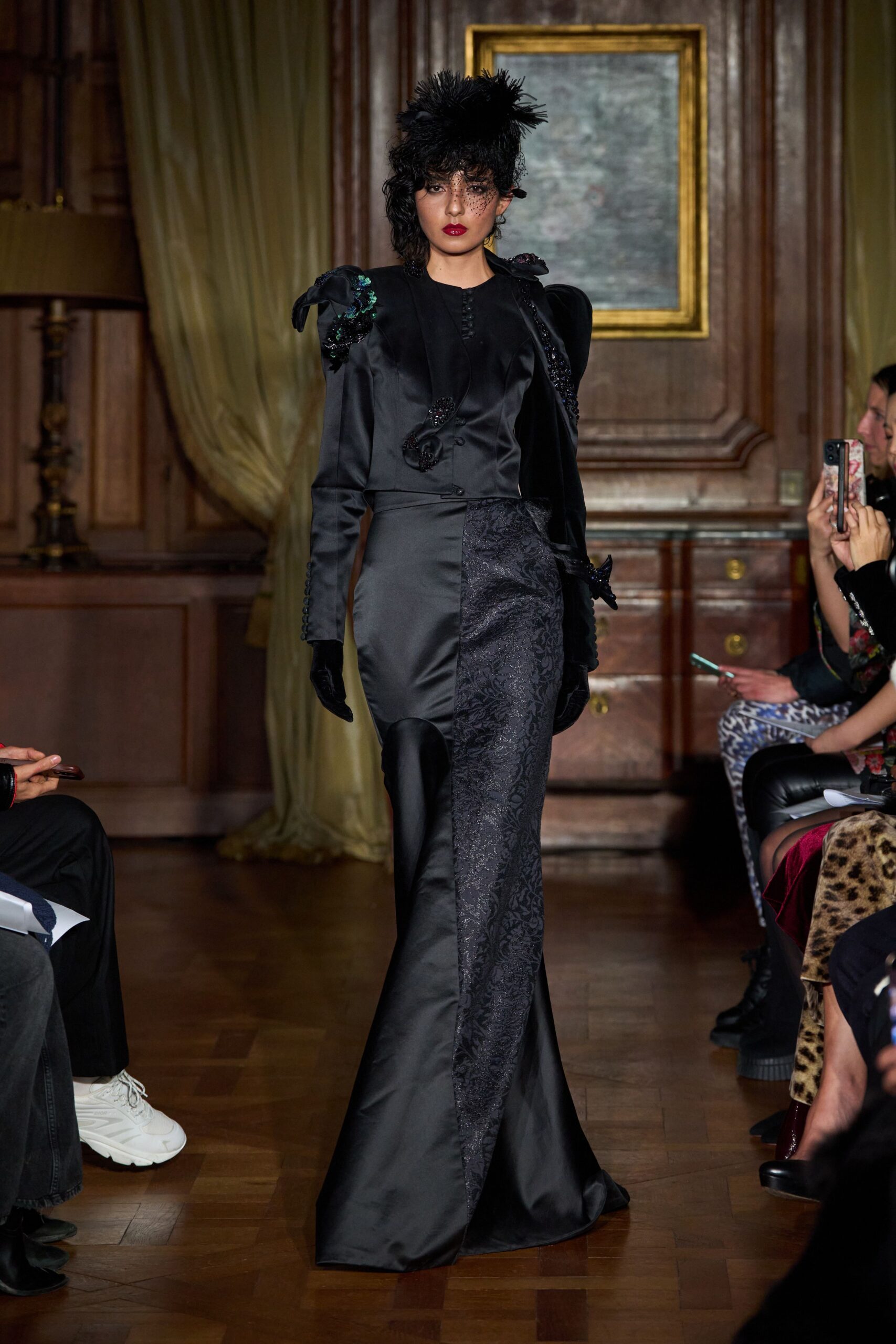 black silk fitted gloves