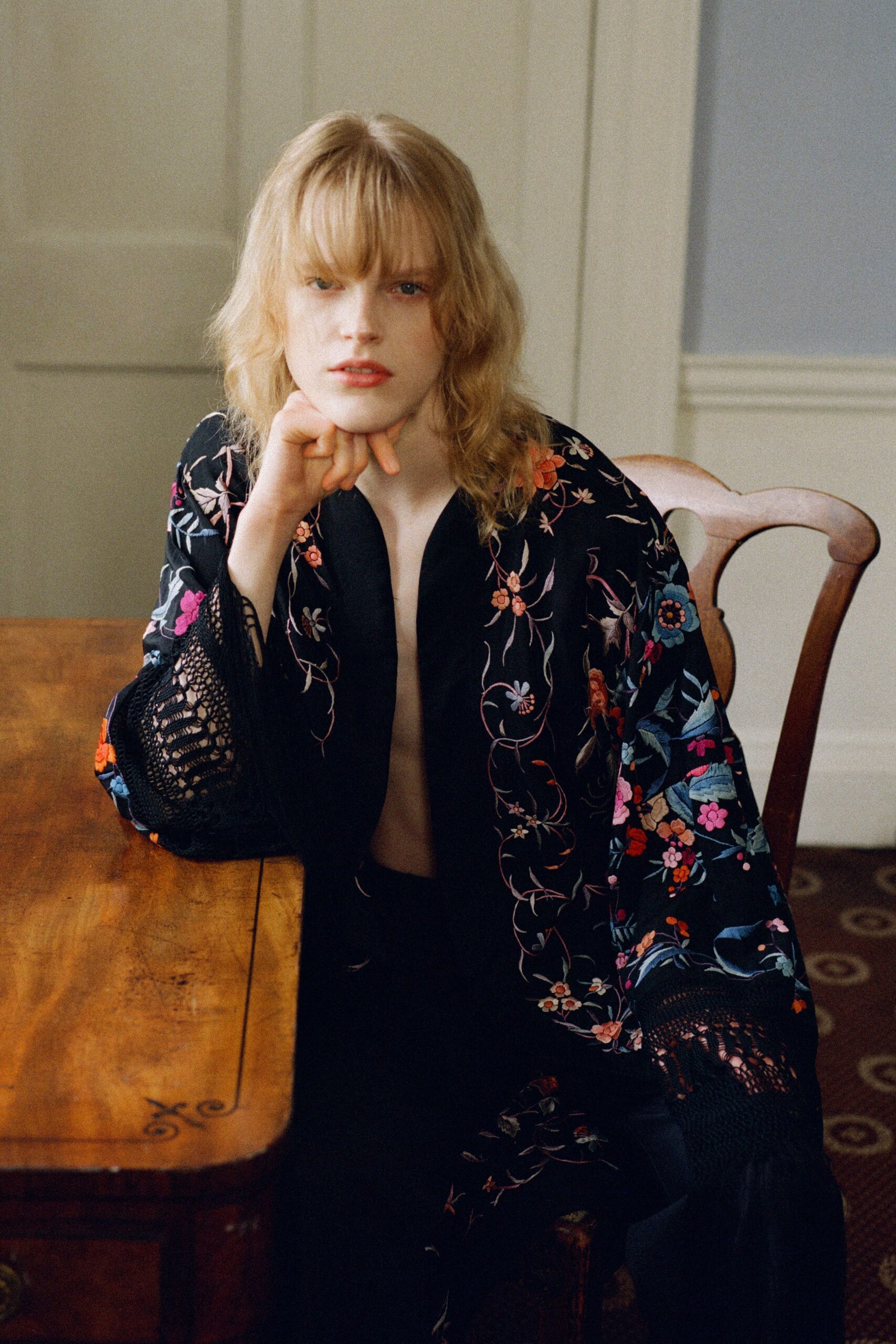 black silk long-sleeve collared relaxed embroidered jacket