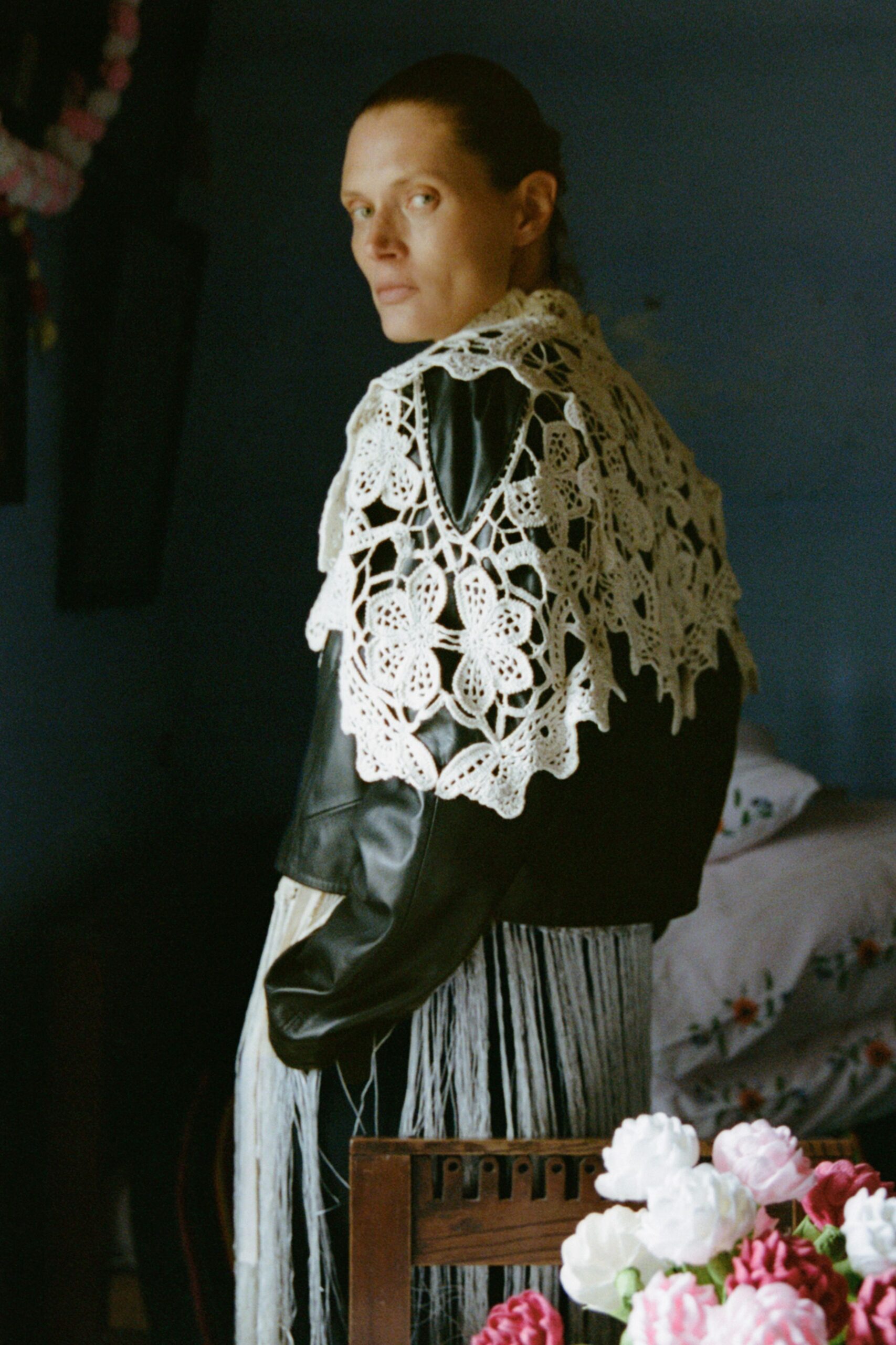 white cotton sleeveless relaxed embroidered cape