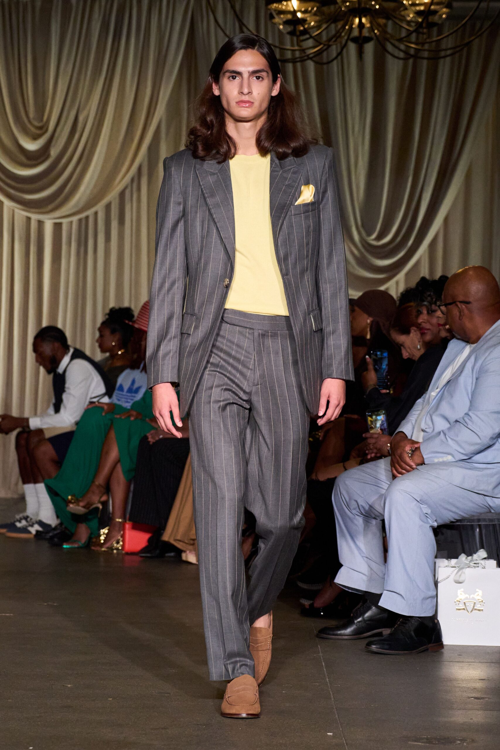 gray cotton long-sleeve collared tailored striped buttoned suit